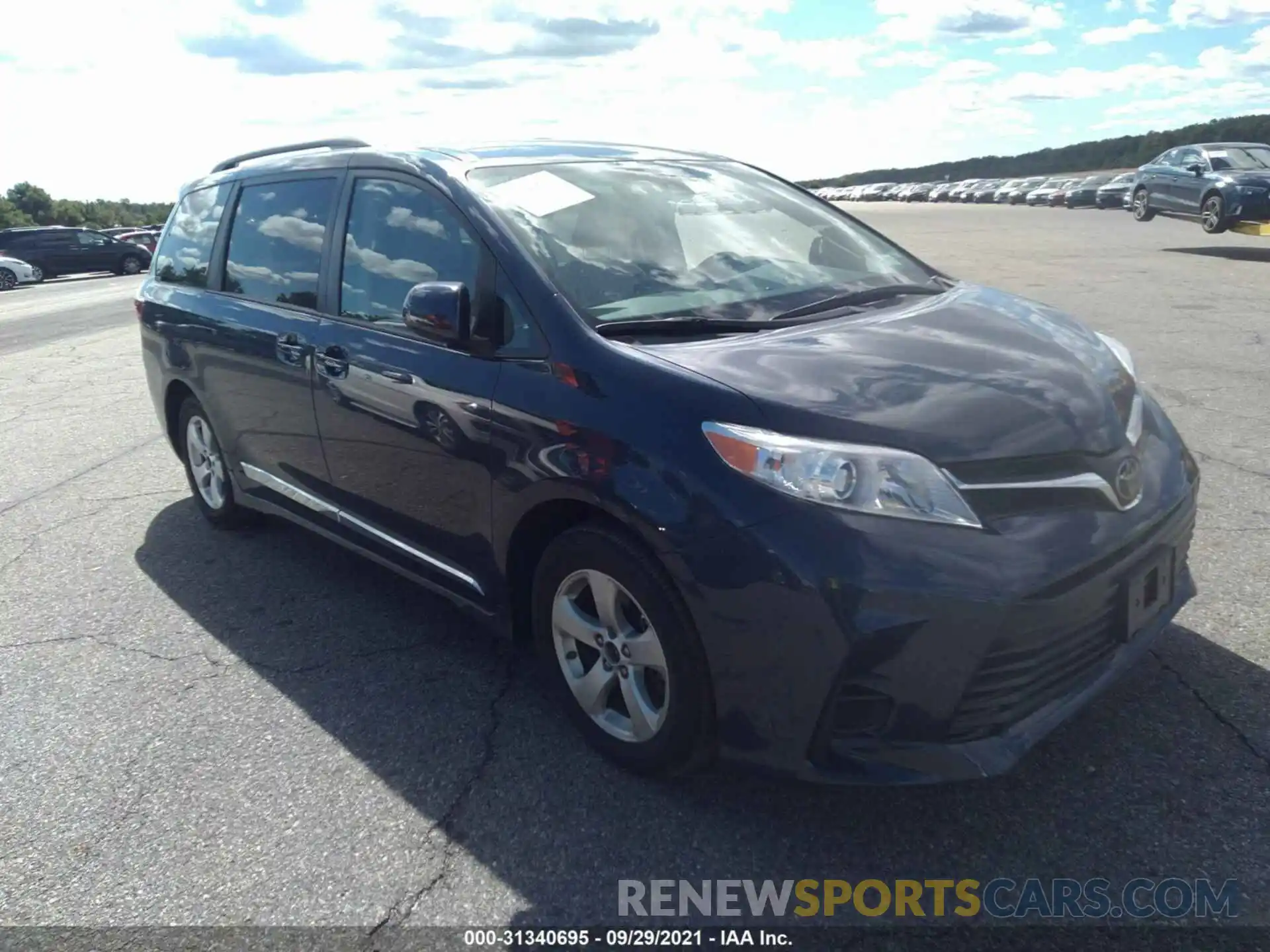 1 Photograph of a damaged car 5TDKZ3DC0KS016560 TOYOTA SIENNA 2019