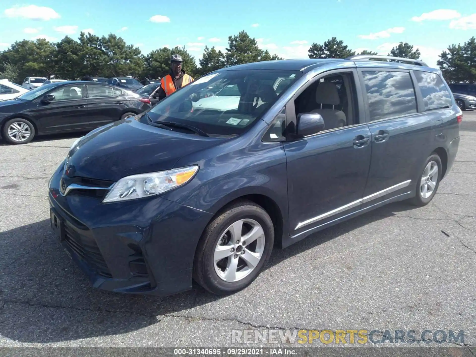 2 Photograph of a damaged car 5TDKZ3DC0KS016560 TOYOTA SIENNA 2019