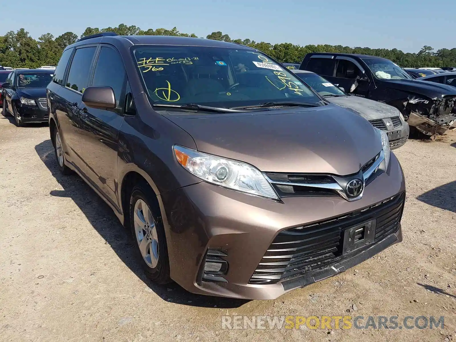 1 Photograph of a damaged car 5TDKZ3DC0KS967552 TOYOTA SIENNA 2019