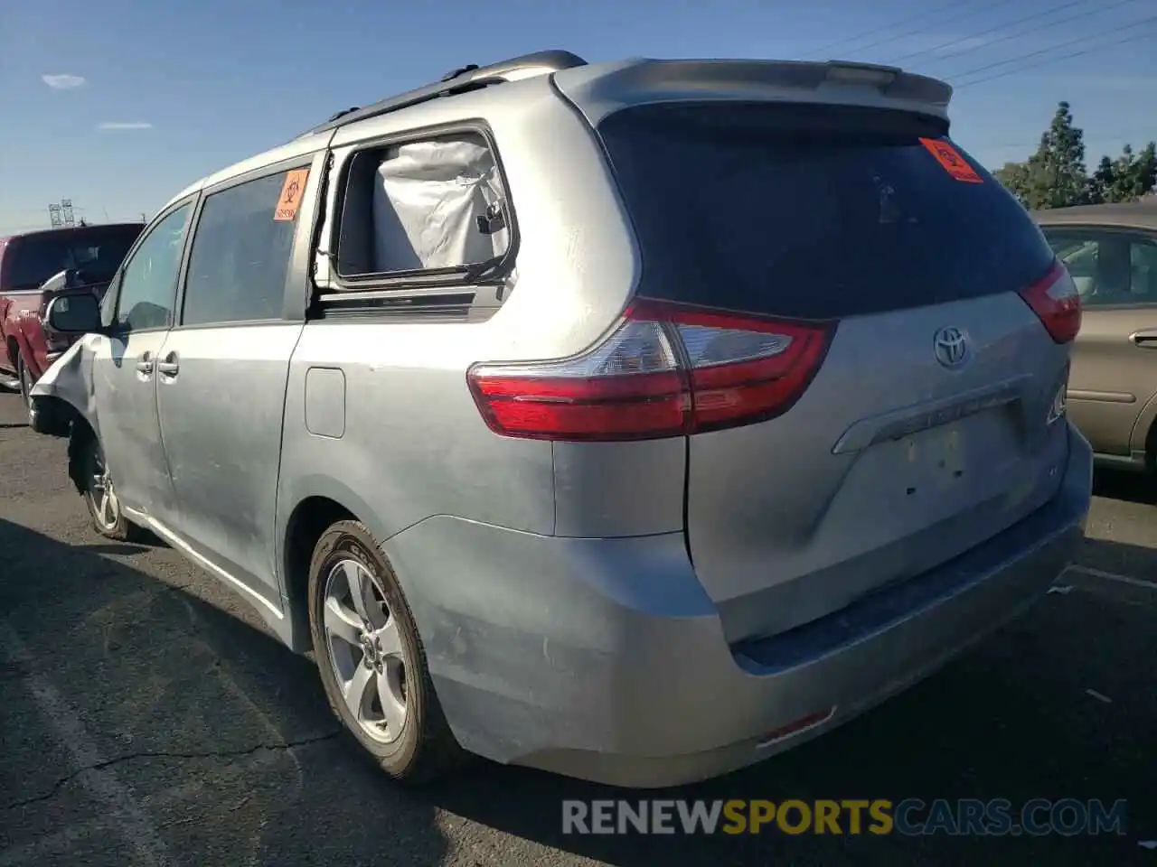 3 Photograph of a damaged car 5TDKZ3DC0KS972668 TOYOTA SIENNA 2019