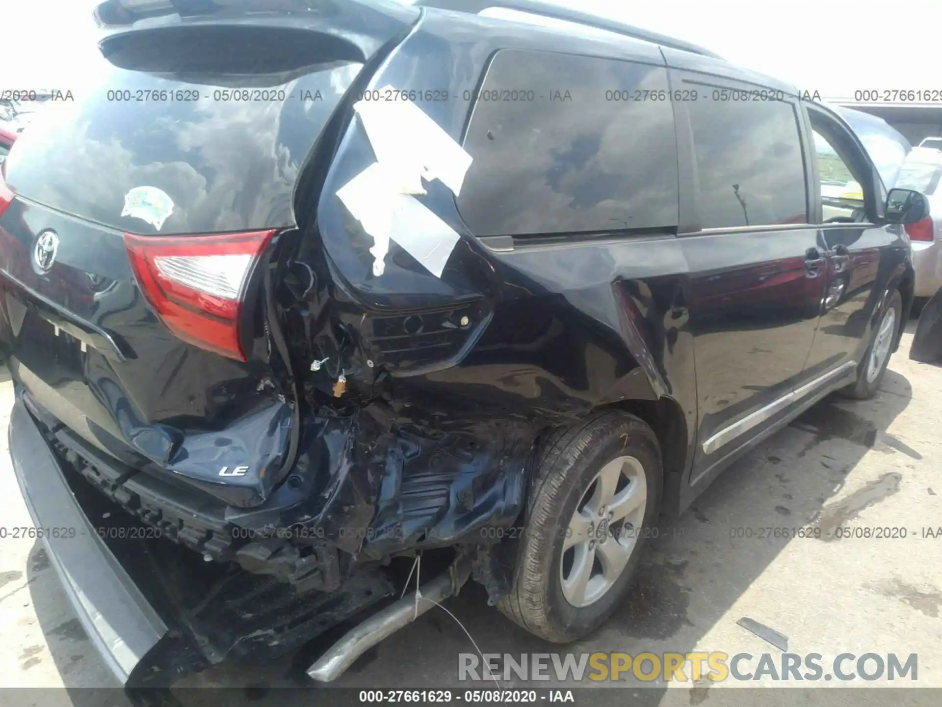 4 Photograph of a damaged car 5TDKZ3DC0KS974551 TOYOTA SIENNA 2019