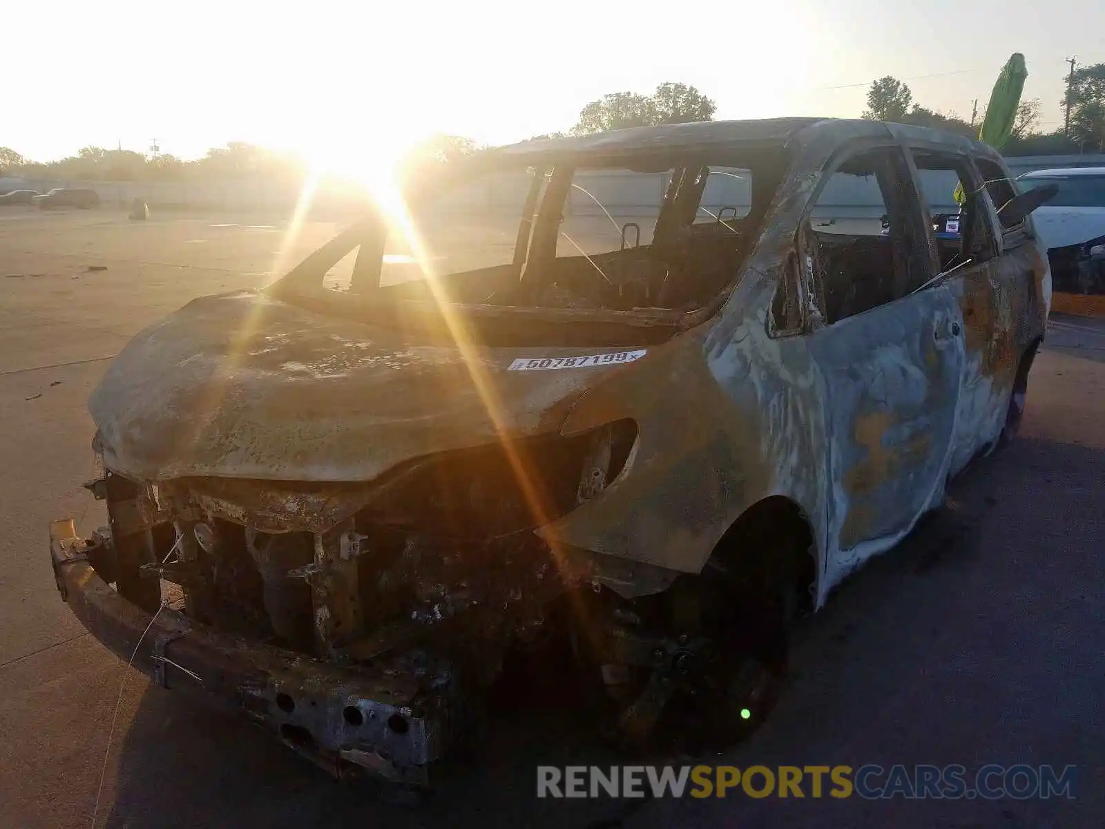 2 Photograph of a damaged car 5TDKZ3DC0KS975103 TOYOTA SIENNA 2019