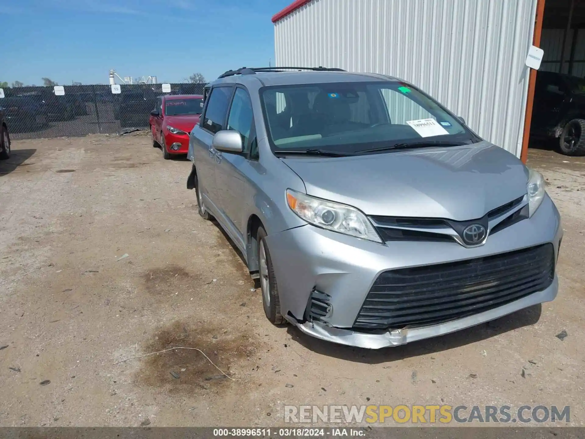 1 Фотография поврежденного автомобиля 5TDKZ3DC0KS975439 TOYOTA SIENNA 2019