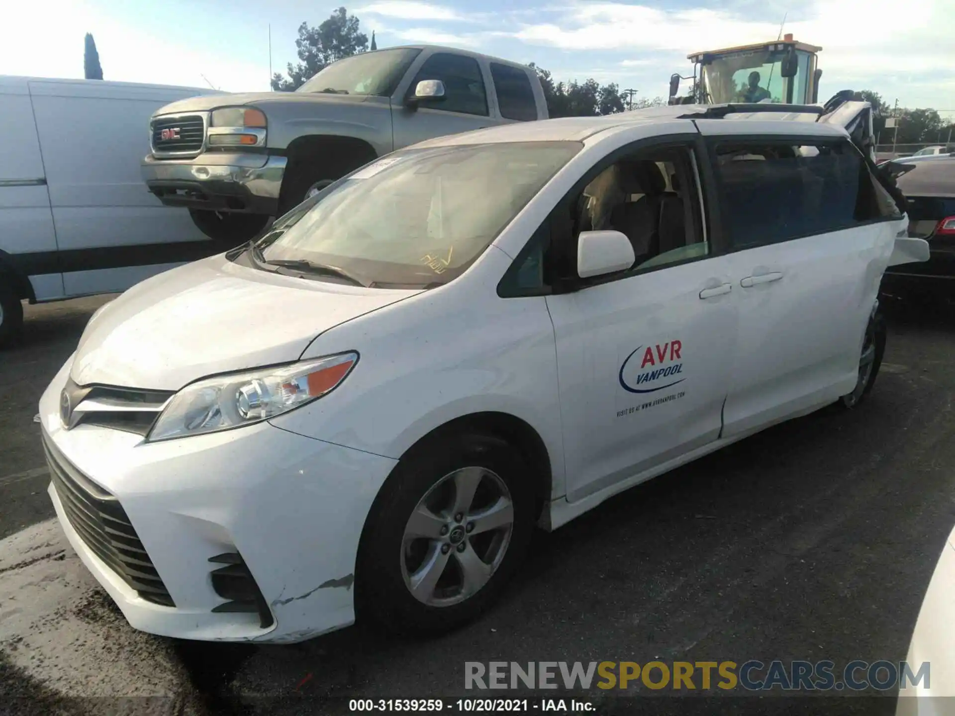 2 Photograph of a damaged car 5TDKZ3DC0KS978714 TOYOTA SIENNA 2019