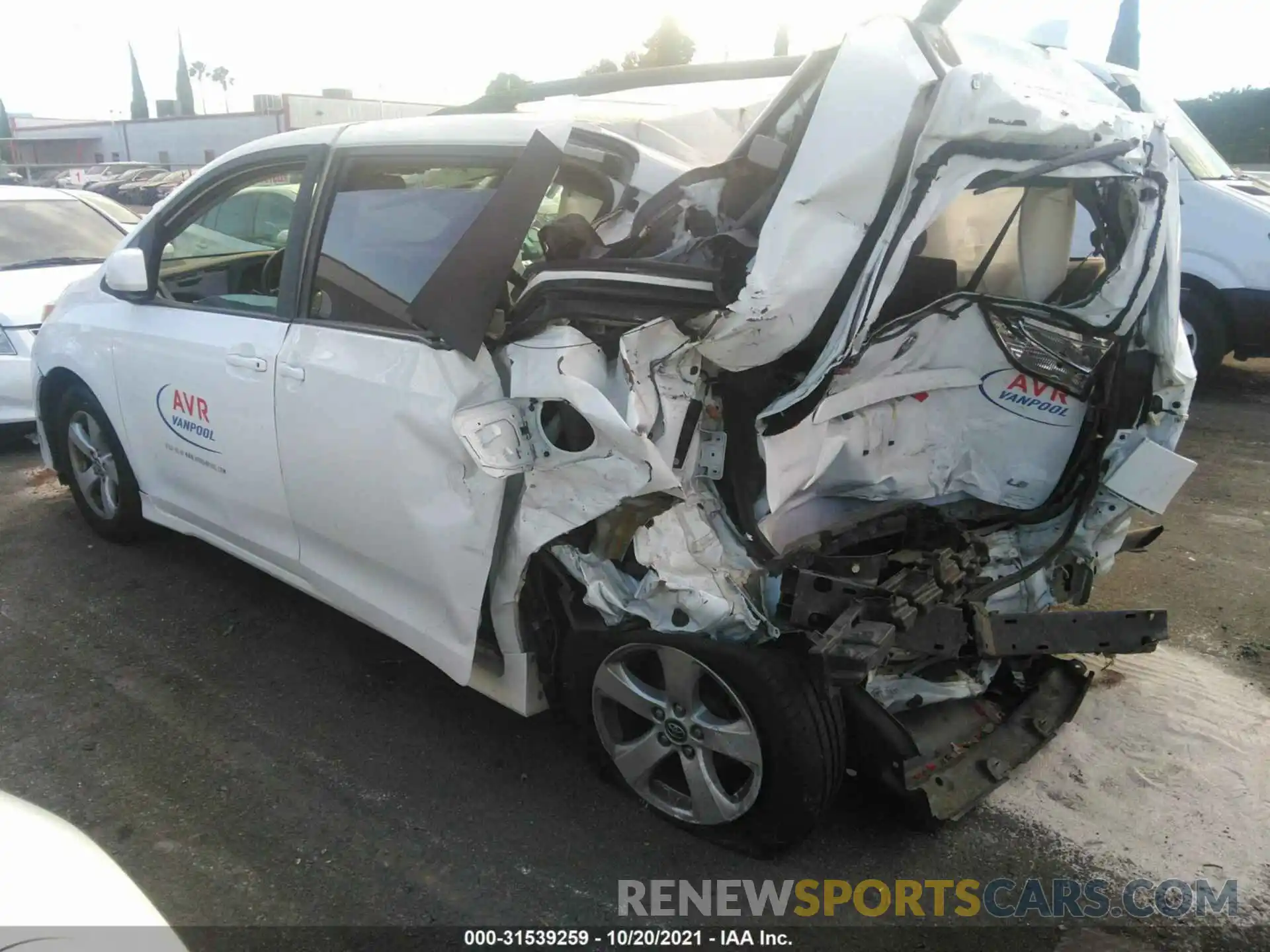 3 Photograph of a damaged car 5TDKZ3DC0KS978714 TOYOTA SIENNA 2019