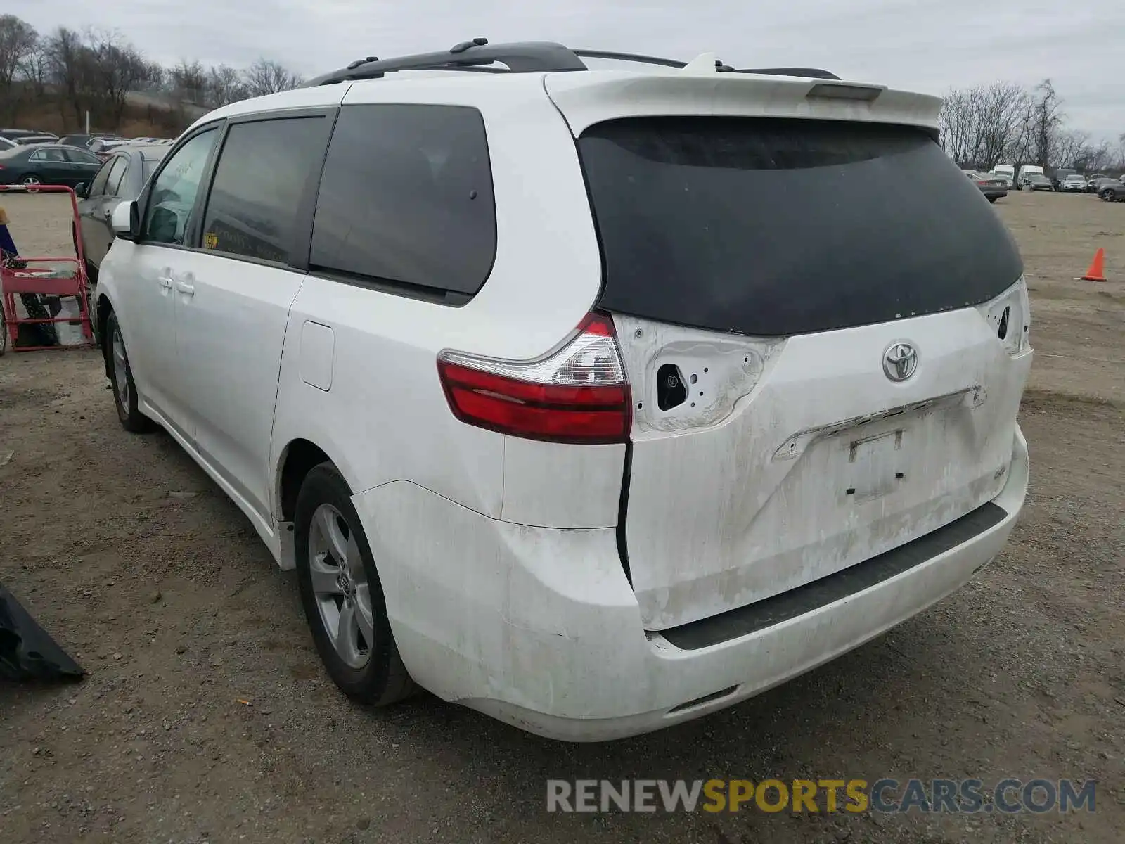 3 Photograph of a damaged car 5TDKZ3DC0KS979796 TOYOTA SIENNA 2019