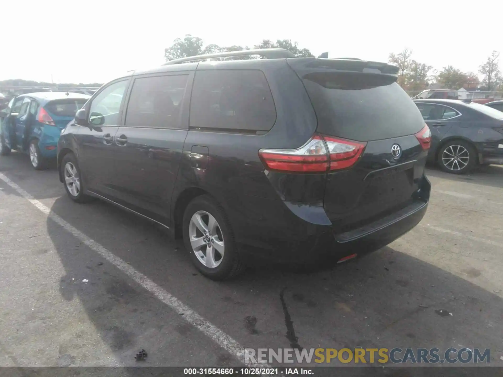 3 Фотография поврежденного автомобиля 5TDKZ3DC0KS983265 TOYOTA SIENNA 2019