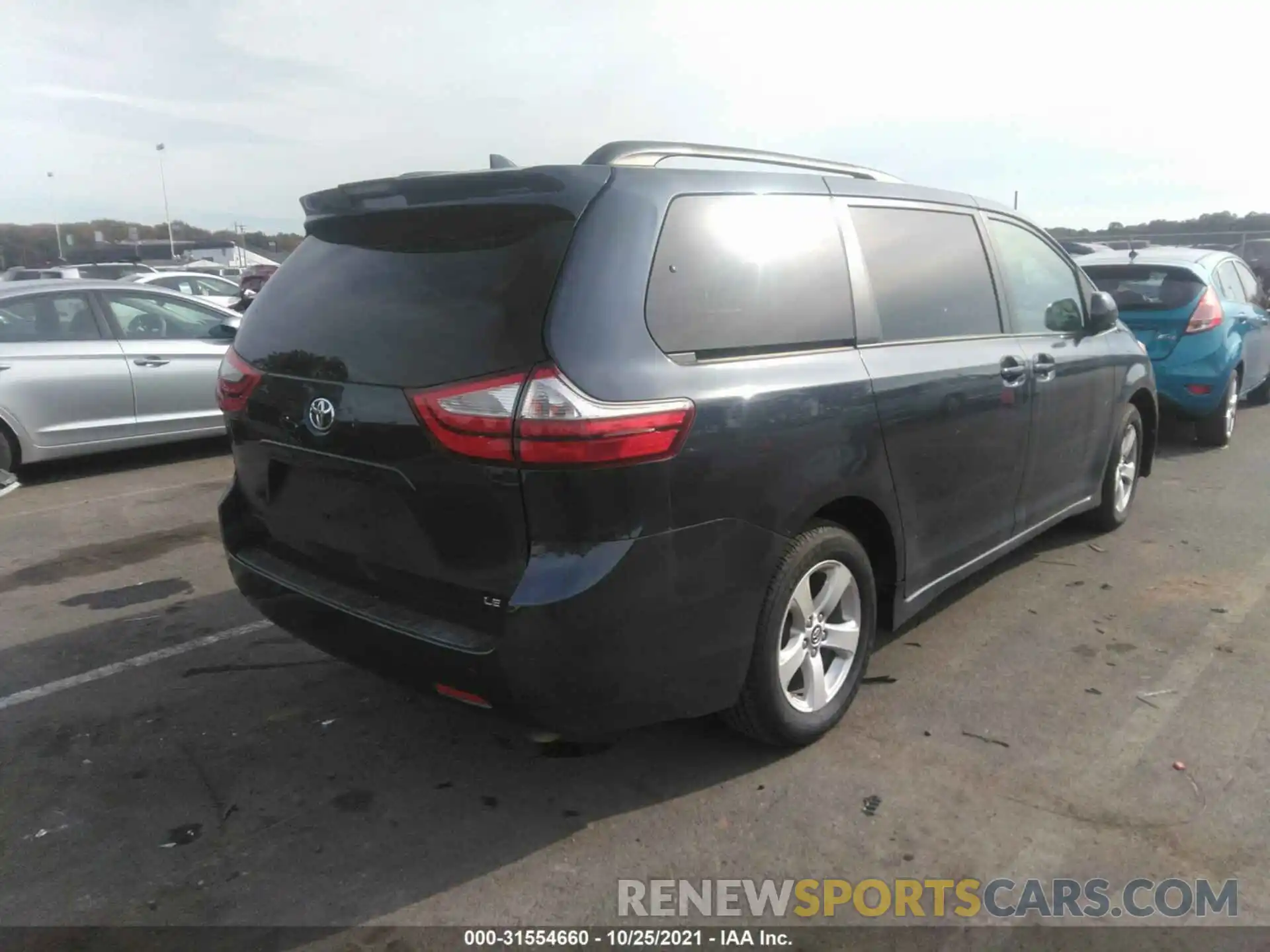 4 Фотография поврежденного автомобиля 5TDKZ3DC0KS983265 TOYOTA SIENNA 2019