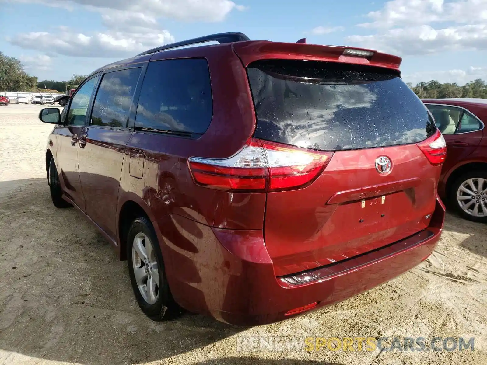 3 Фотография поврежденного автомобиля 5TDKZ3DC0KS983296 TOYOTA SIENNA 2019