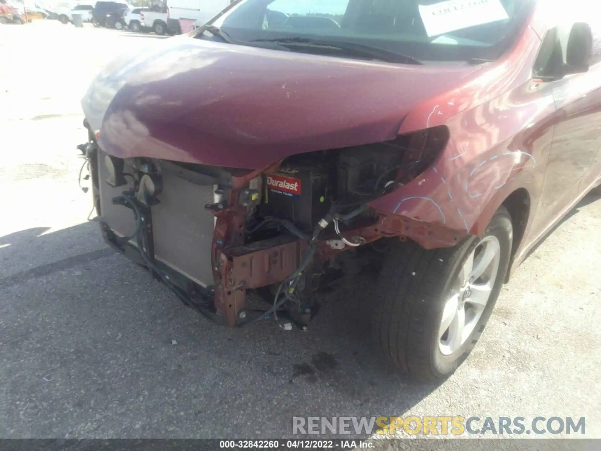 6 Photograph of a damaged car 5TDKZ3DC0KS985257 TOYOTA SIENNA 2019