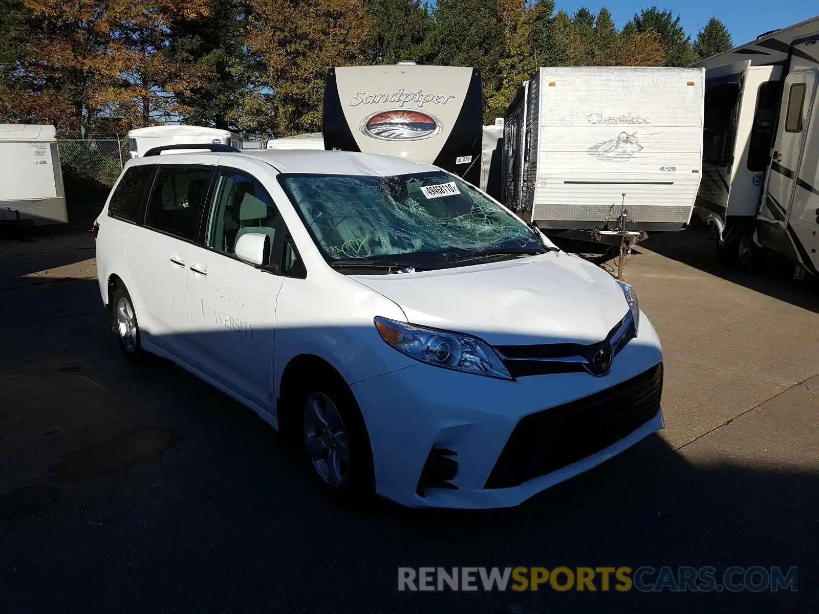 1 Photograph of a damaged car 5TDKZ3DC0KS987378 TOYOTA SIENNA 2019