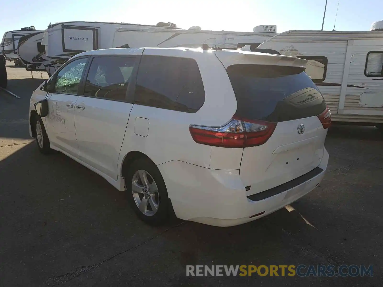 3 Фотография поврежденного автомобиля 5TDKZ3DC0KS987378 TOYOTA SIENNA 2019