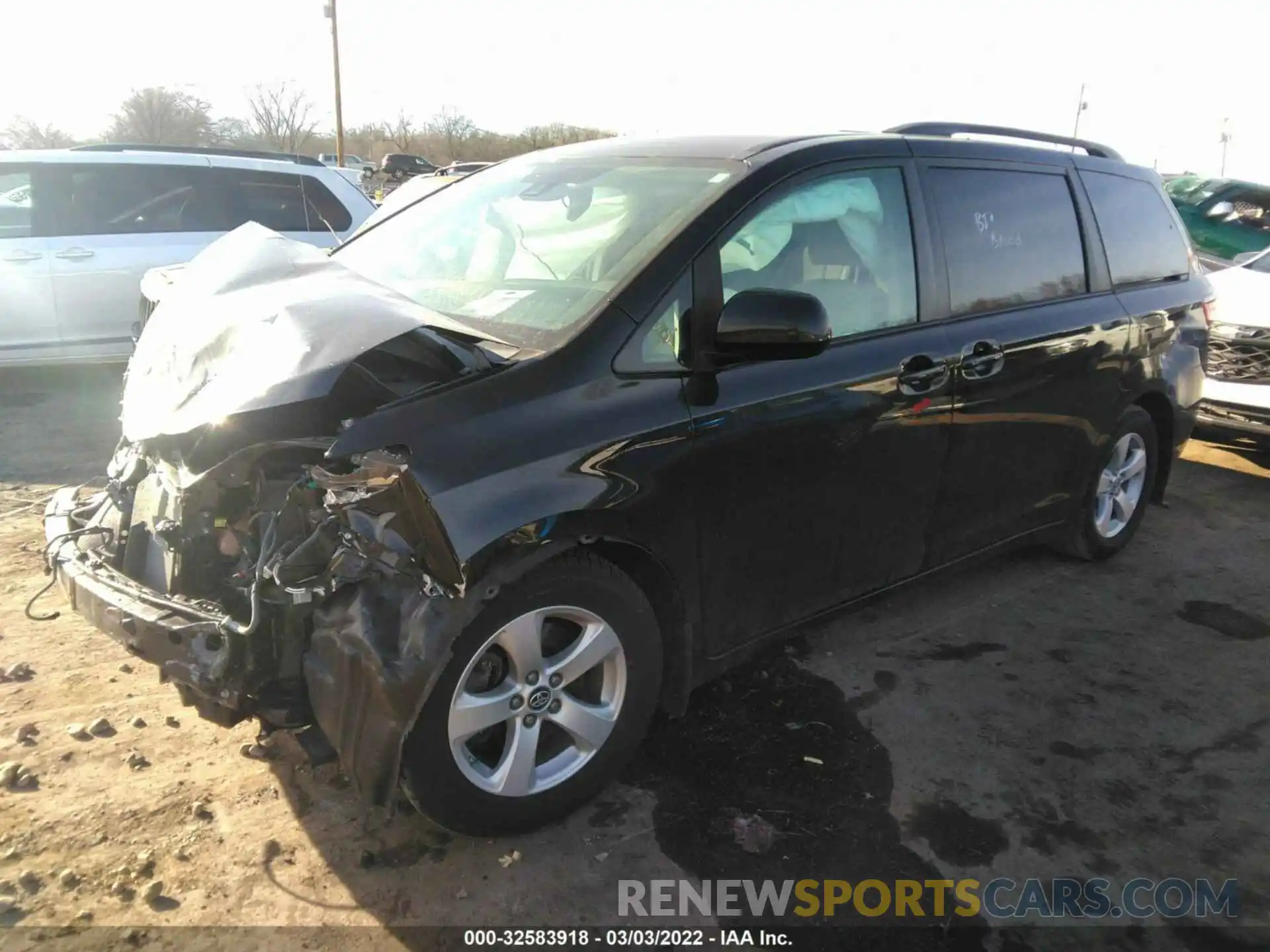 2 Photograph of a damaged car 5TDKZ3DC0KS988451 TOYOTA SIENNA 2019