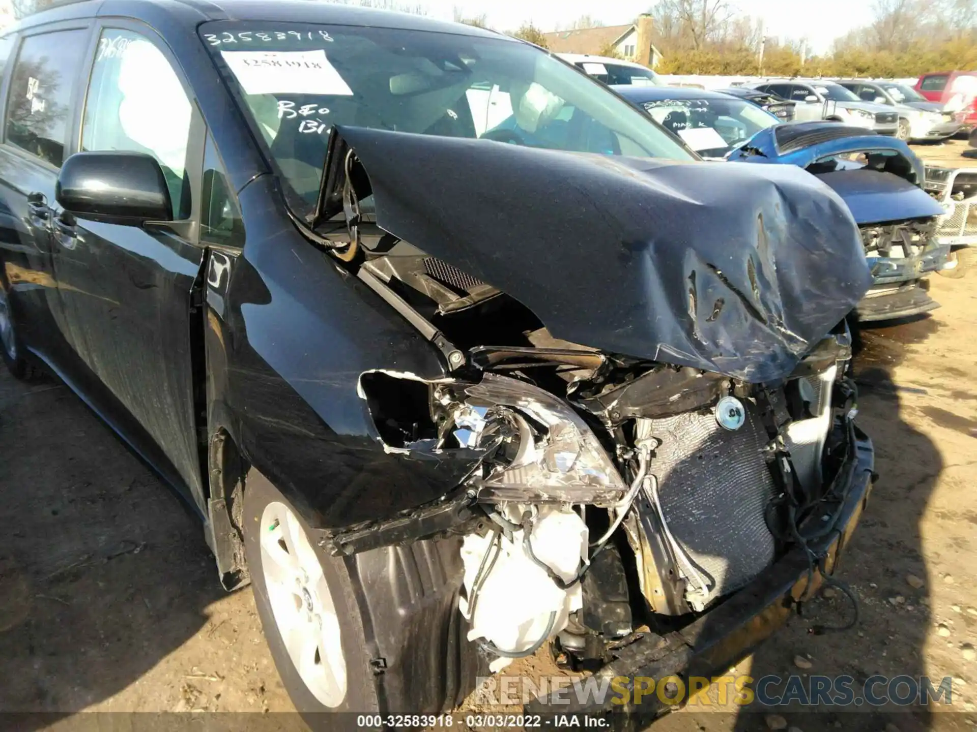 6 Photograph of a damaged car 5TDKZ3DC0KS988451 TOYOTA SIENNA 2019