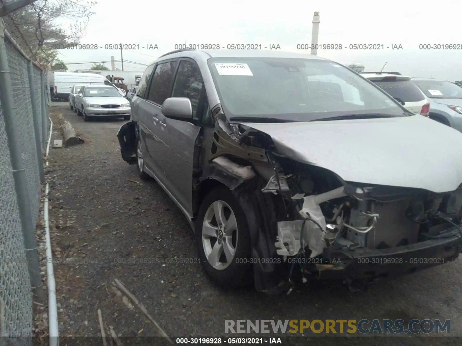 1 Photograph of a damaged car 5TDKZ3DC0KS990166 TOYOTA SIENNA 2019