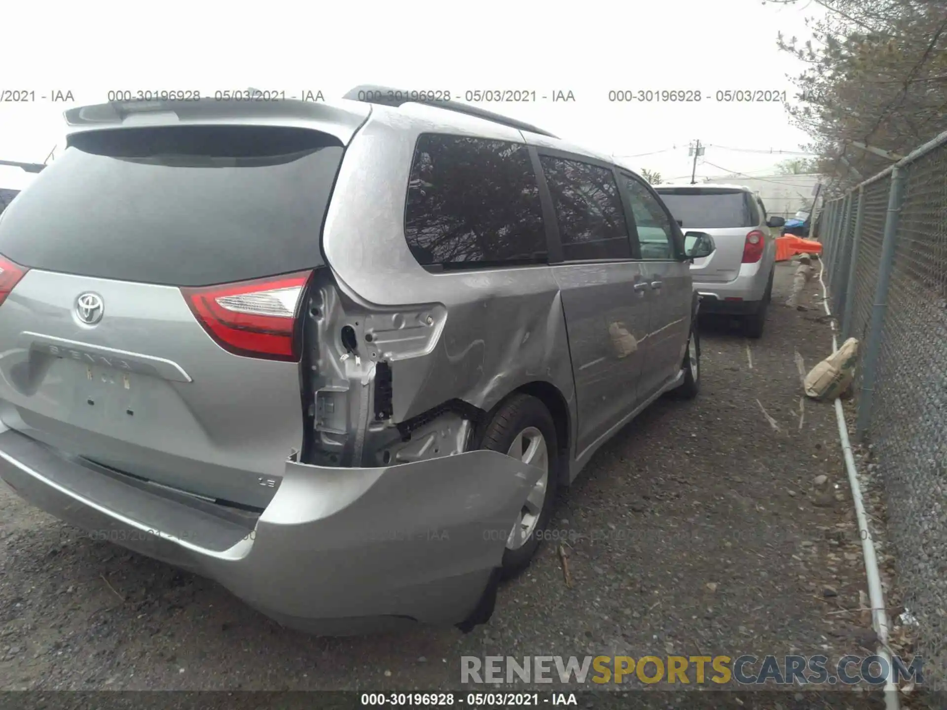 4 Фотография поврежденного автомобиля 5TDKZ3DC0KS990166 TOYOTA SIENNA 2019