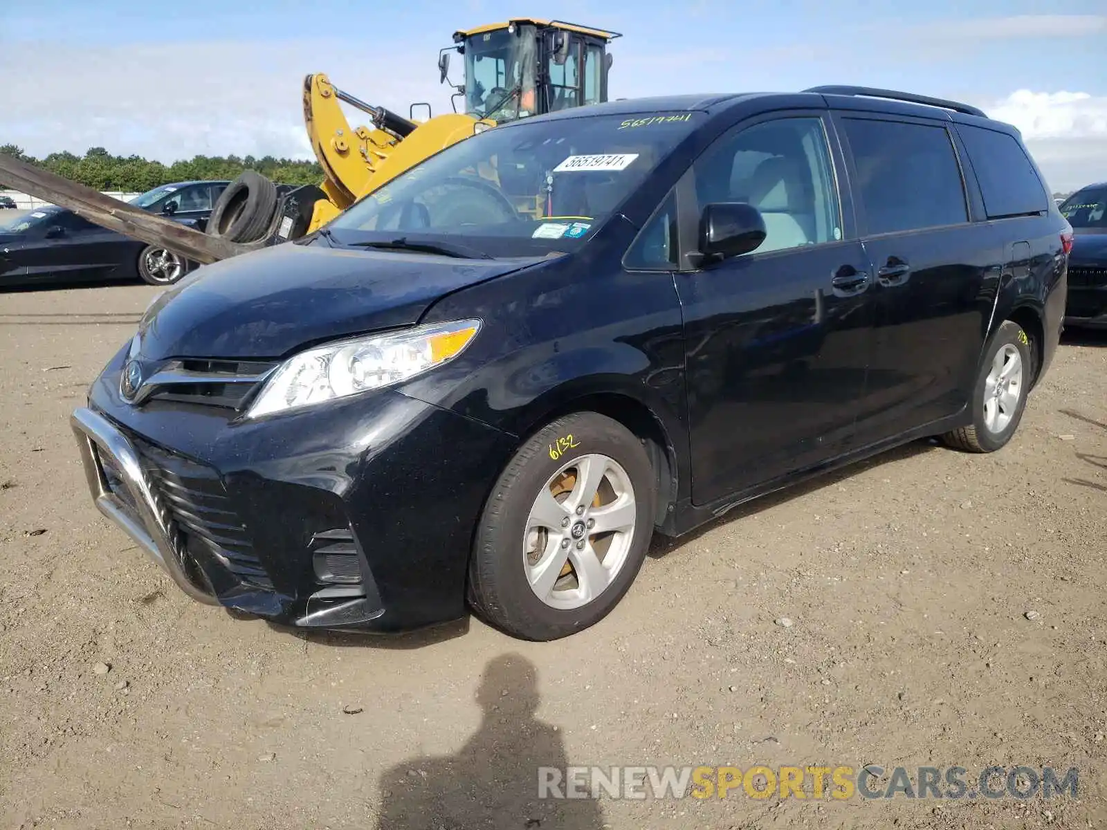 2 Photograph of a damaged car 5TDKZ3DC0KS992743 TOYOTA SIENNA 2019