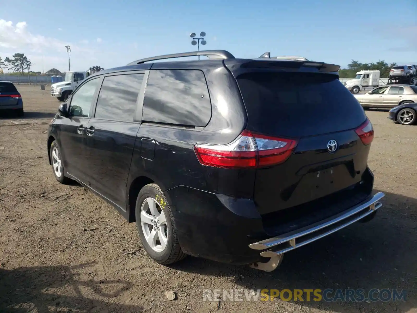 3 Photograph of a damaged car 5TDKZ3DC0KS992743 TOYOTA SIENNA 2019