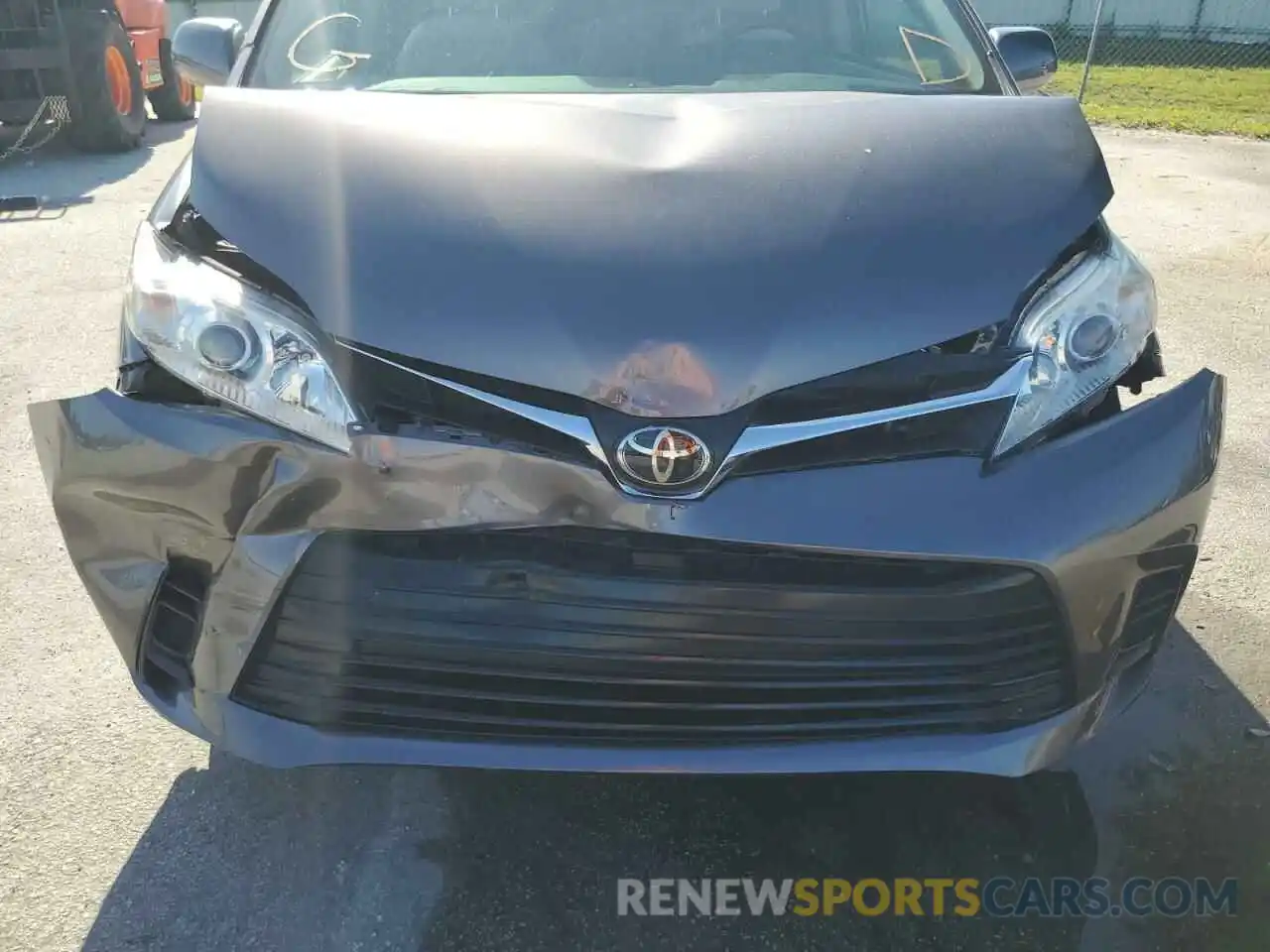 7 Photograph of a damaged car 5TDKZ3DC0KS995884 TOYOTA SIENNA 2019