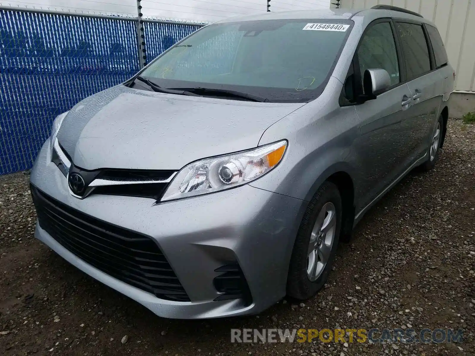 2 Photograph of a damaged car 5TDKZ3DC1KS006345 TOYOTA SIENNA 2019