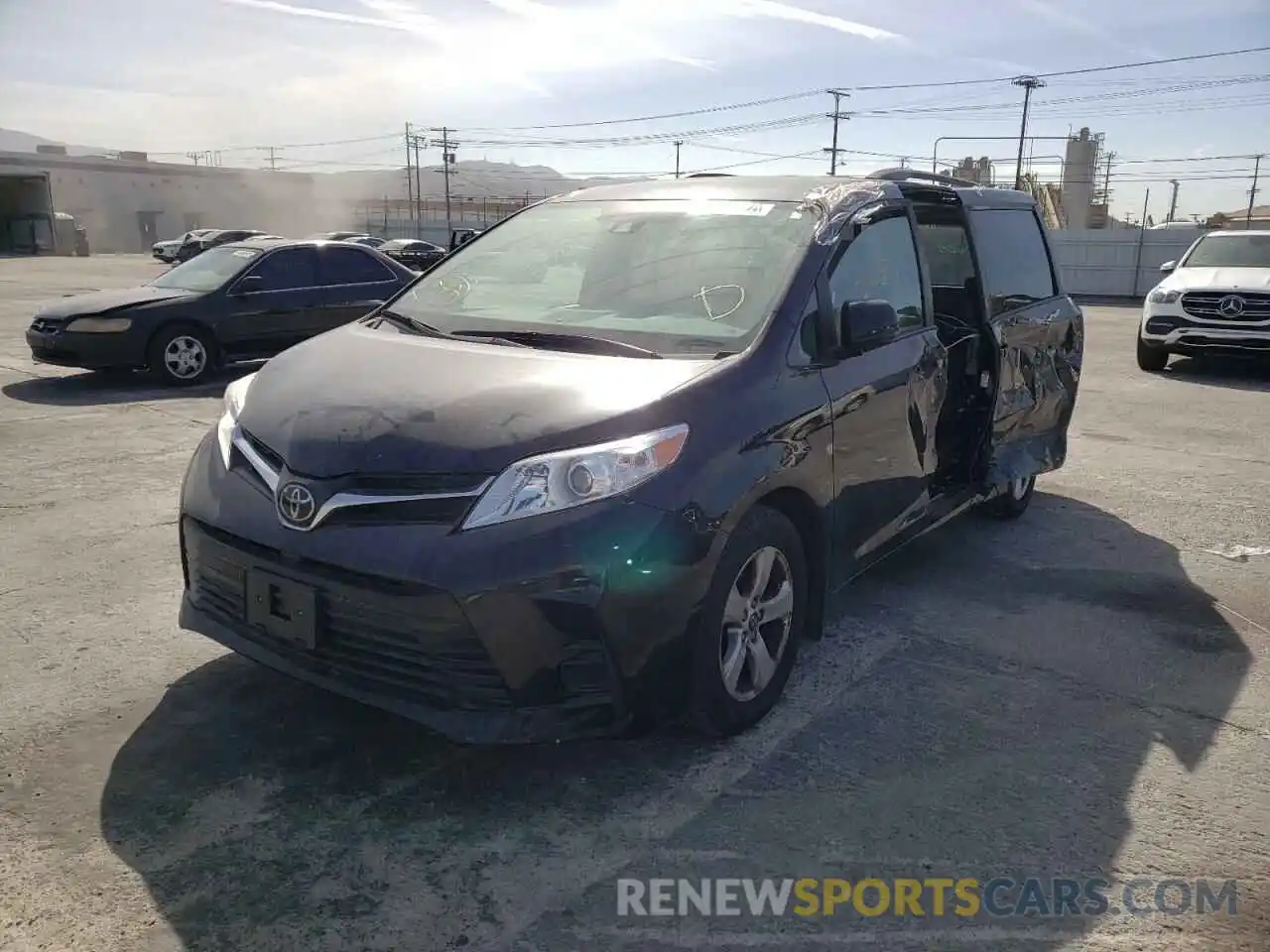 2 Photograph of a damaged car 5TDKZ3DC1KS010671 TOYOTA SIENNA 2019