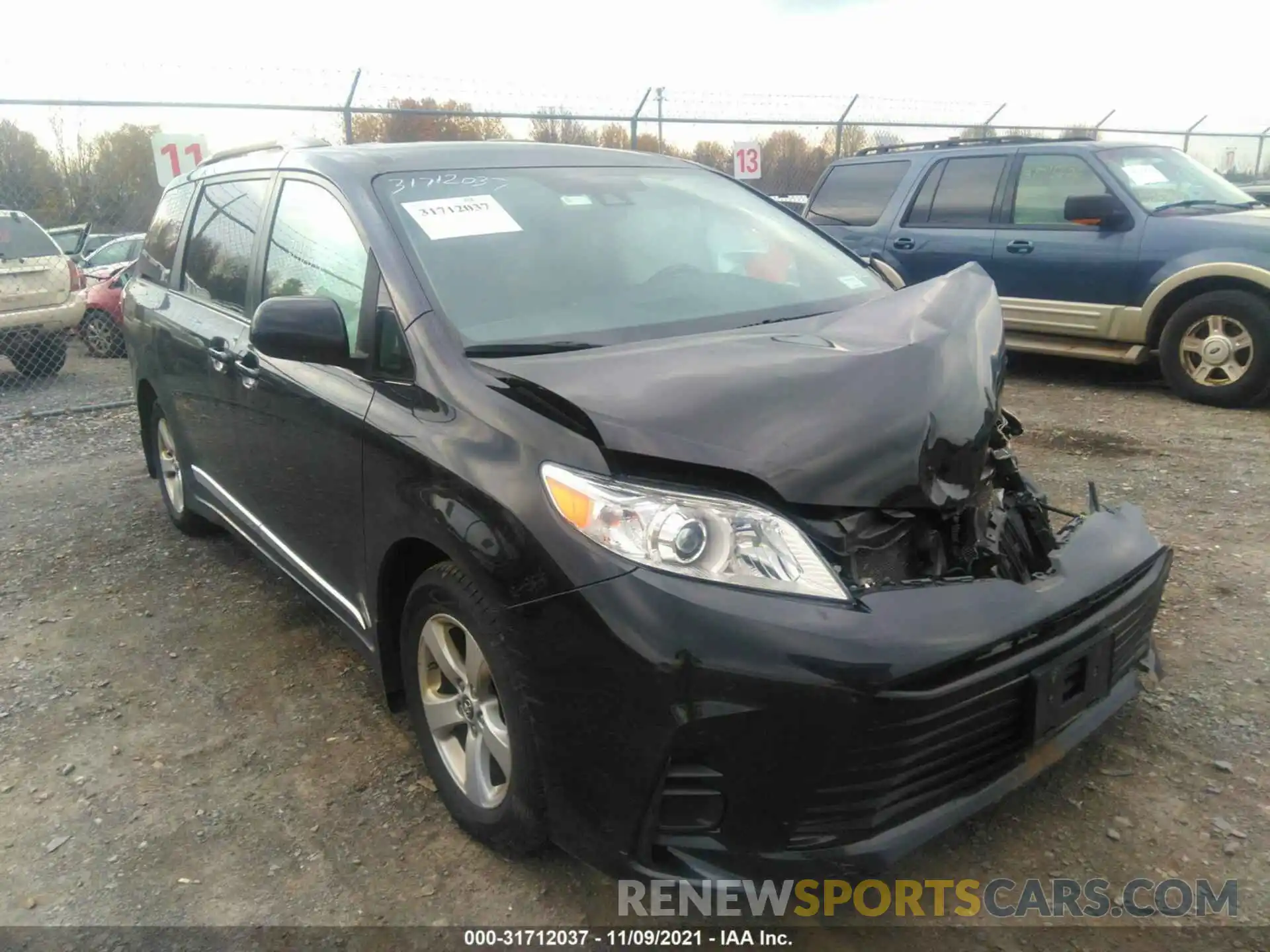 1 Photograph of a damaged car 5TDKZ3DC1KS012940 TOYOTA SIENNA 2019