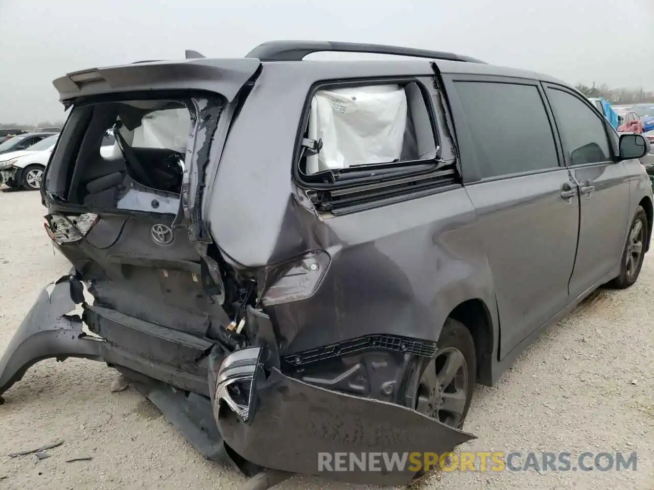 4 Photograph of a damaged car 5TDKZ3DC1KS013716 TOYOTA SIENNA 2019