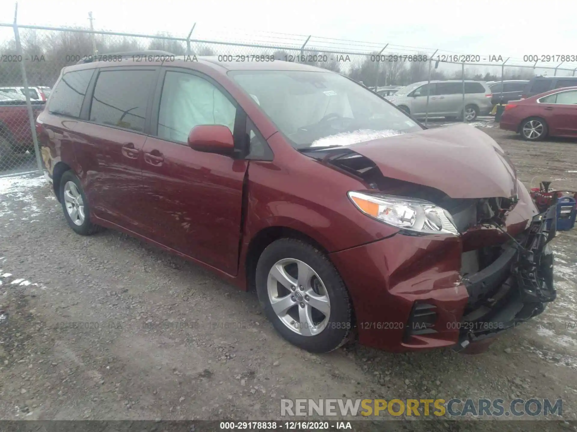 1 Photograph of a damaged car 5TDKZ3DC1KS013912 TOYOTA SIENNA 2019