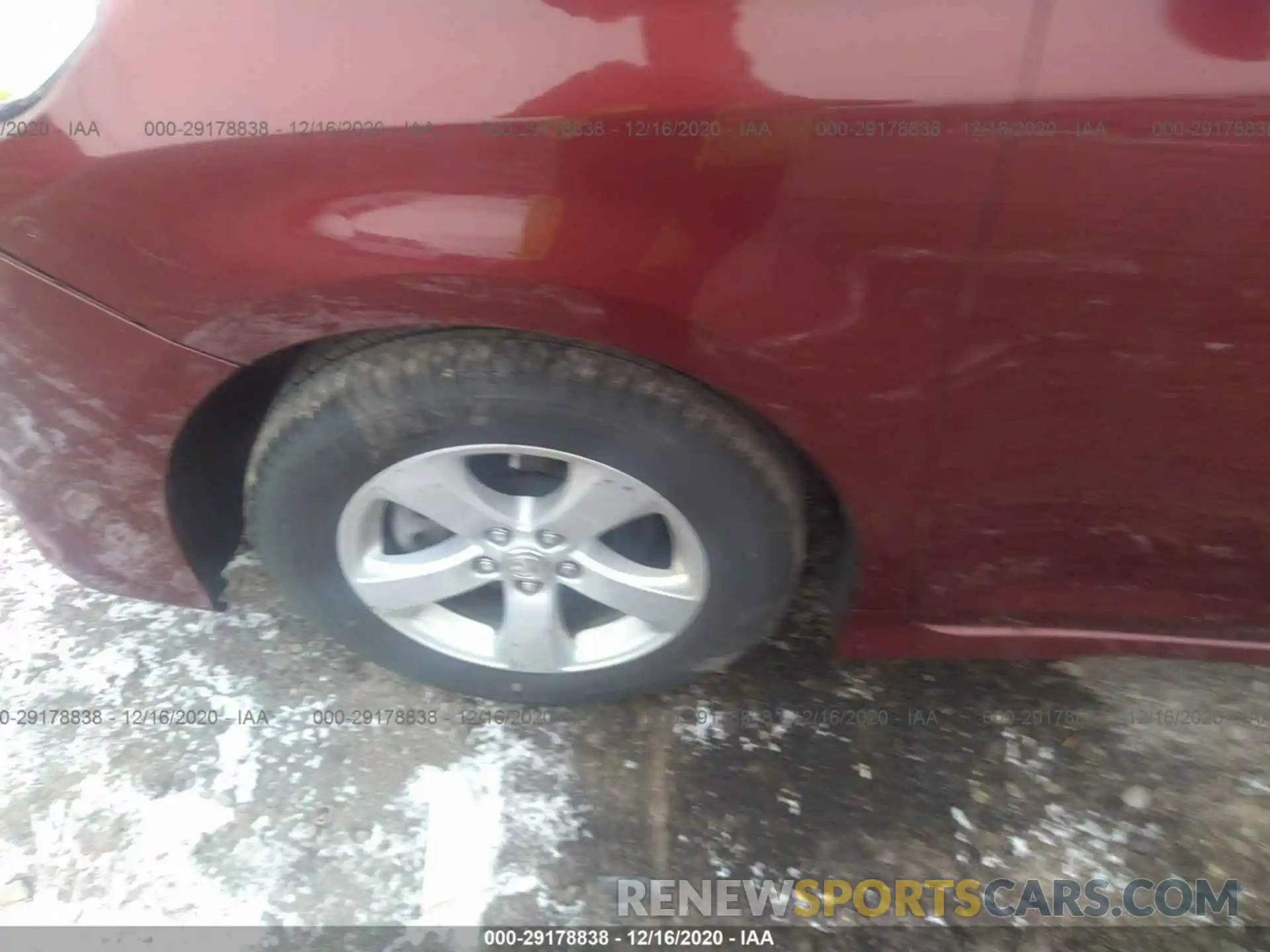 11 Photograph of a damaged car 5TDKZ3DC1KS013912 TOYOTA SIENNA 2019