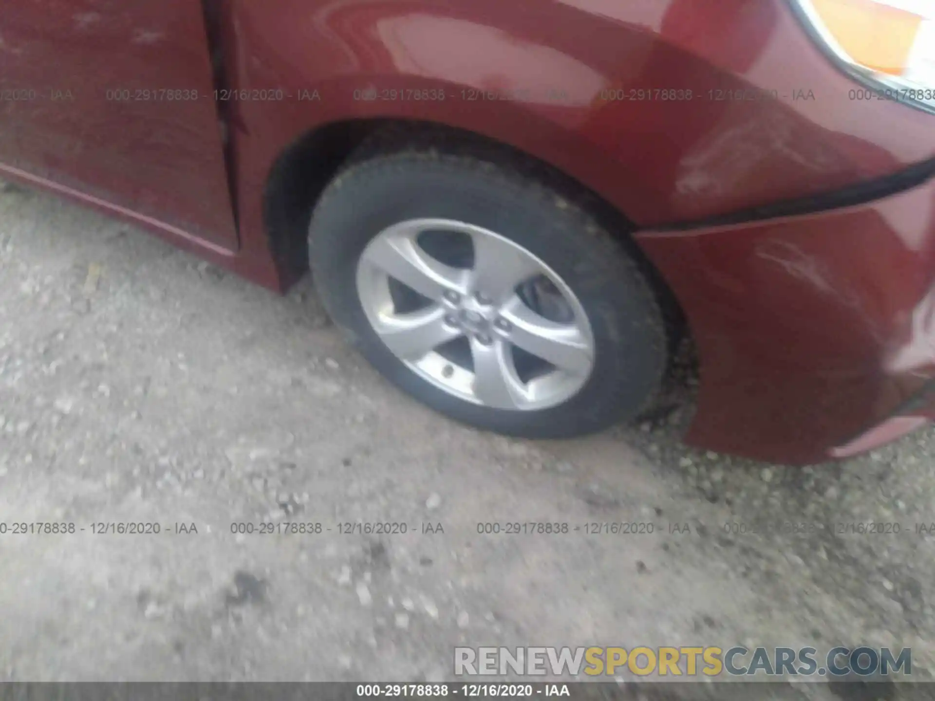 13 Photograph of a damaged car 5TDKZ3DC1KS013912 TOYOTA SIENNA 2019