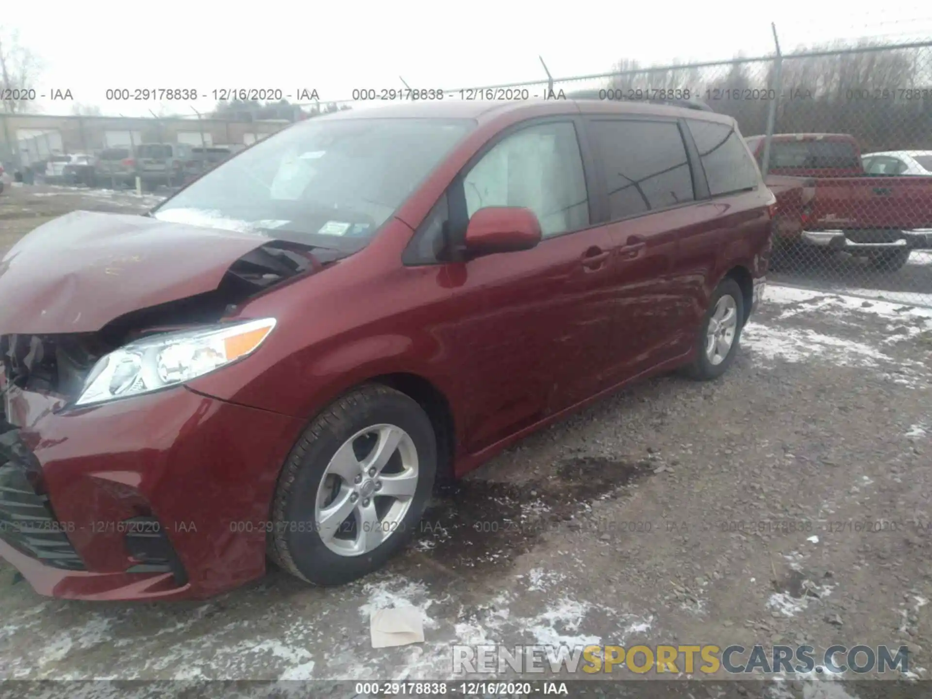 2 Photograph of a damaged car 5TDKZ3DC1KS013912 TOYOTA SIENNA 2019