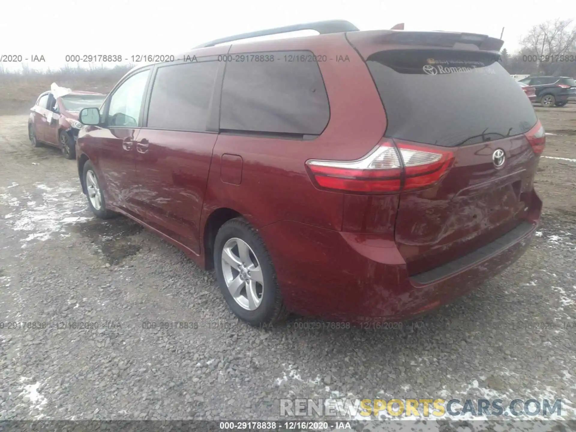 3 Фотография поврежденного автомобиля 5TDKZ3DC1KS013912 TOYOTA SIENNA 2019