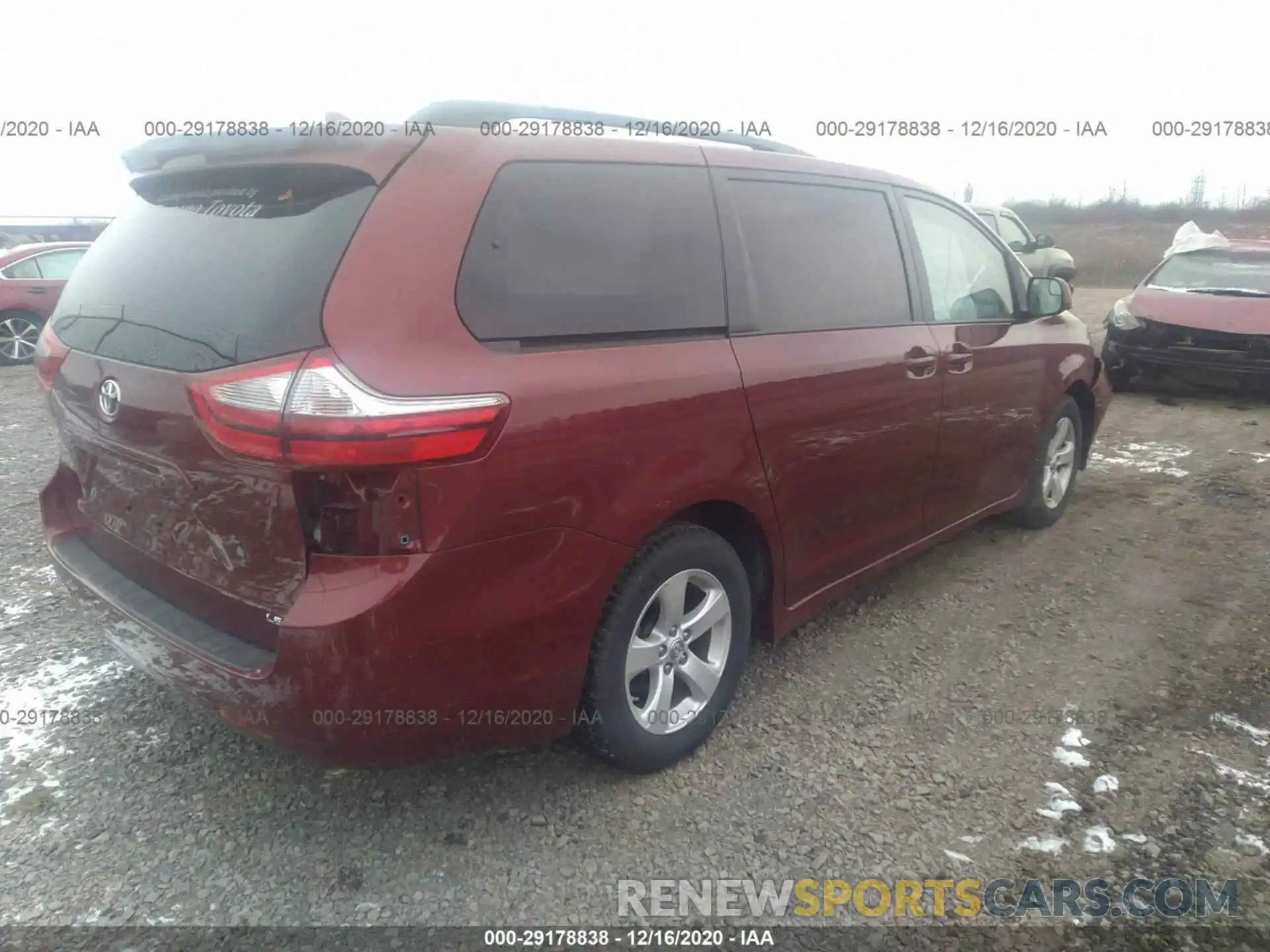 4 Фотография поврежденного автомобиля 5TDKZ3DC1KS013912 TOYOTA SIENNA 2019