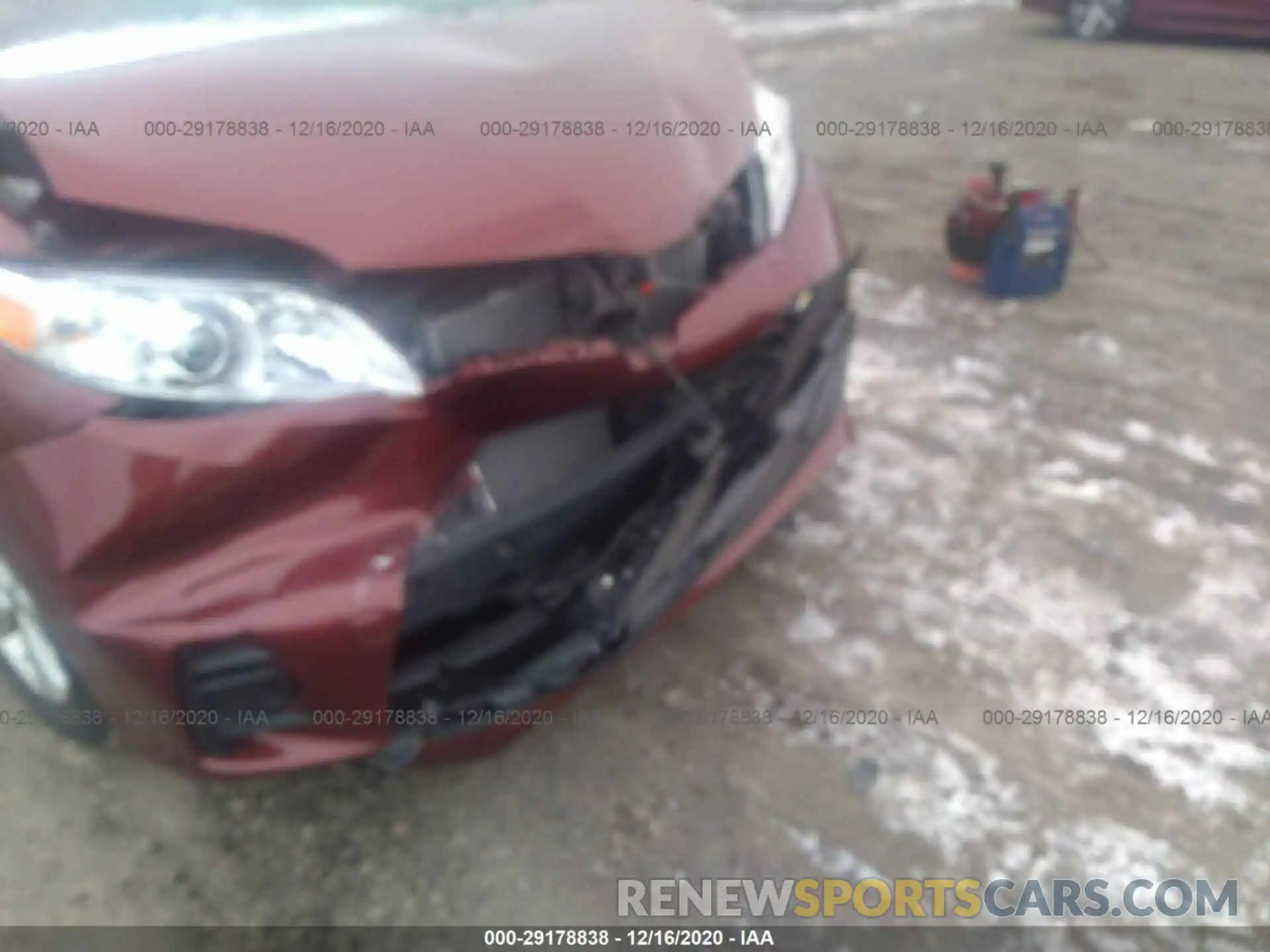 5 Photograph of a damaged car 5TDKZ3DC1KS013912 TOYOTA SIENNA 2019