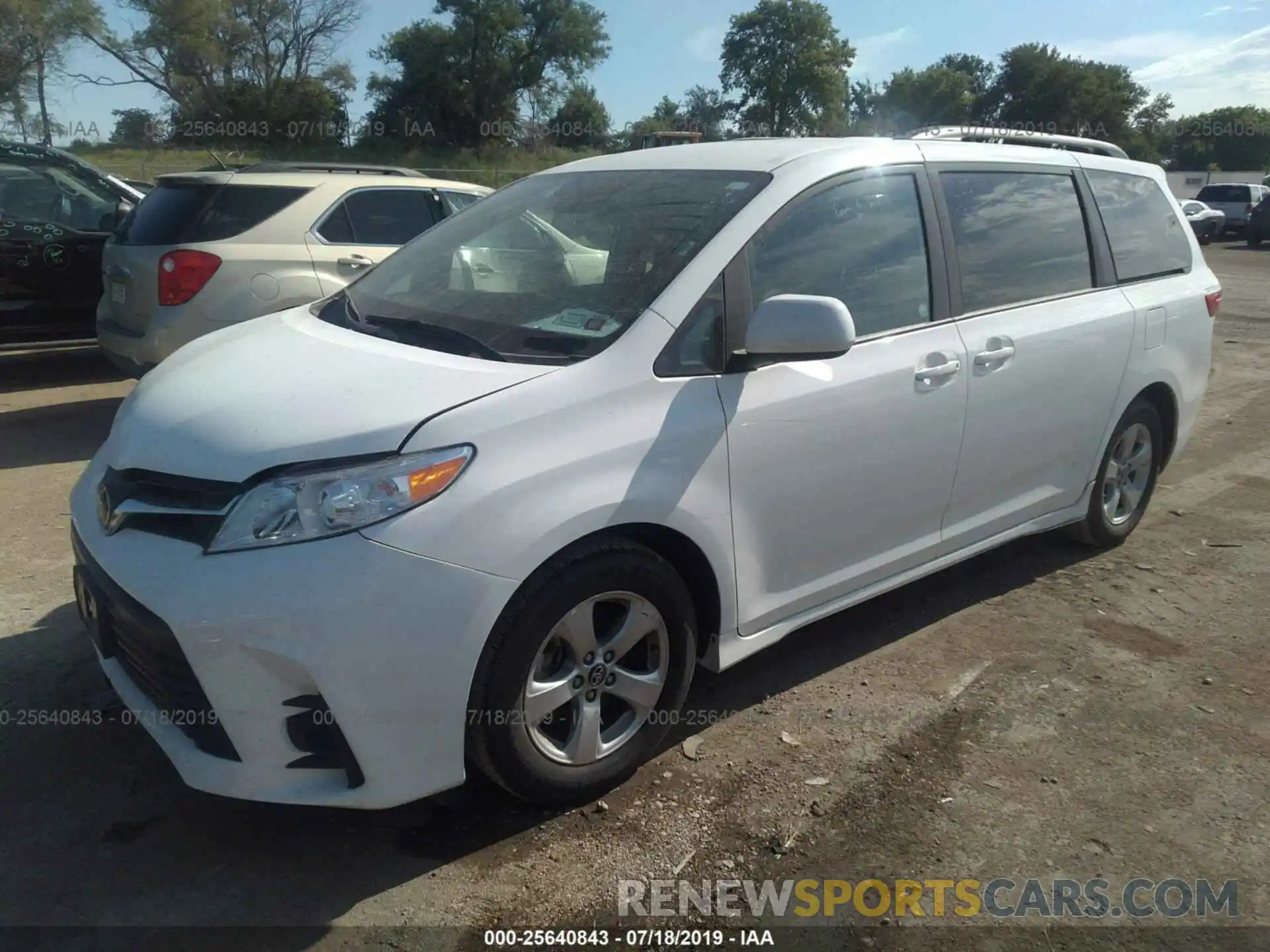 2 Photograph of a damaged car 5TDKZ3DC1KS017300 TOYOTA SIENNA 2019