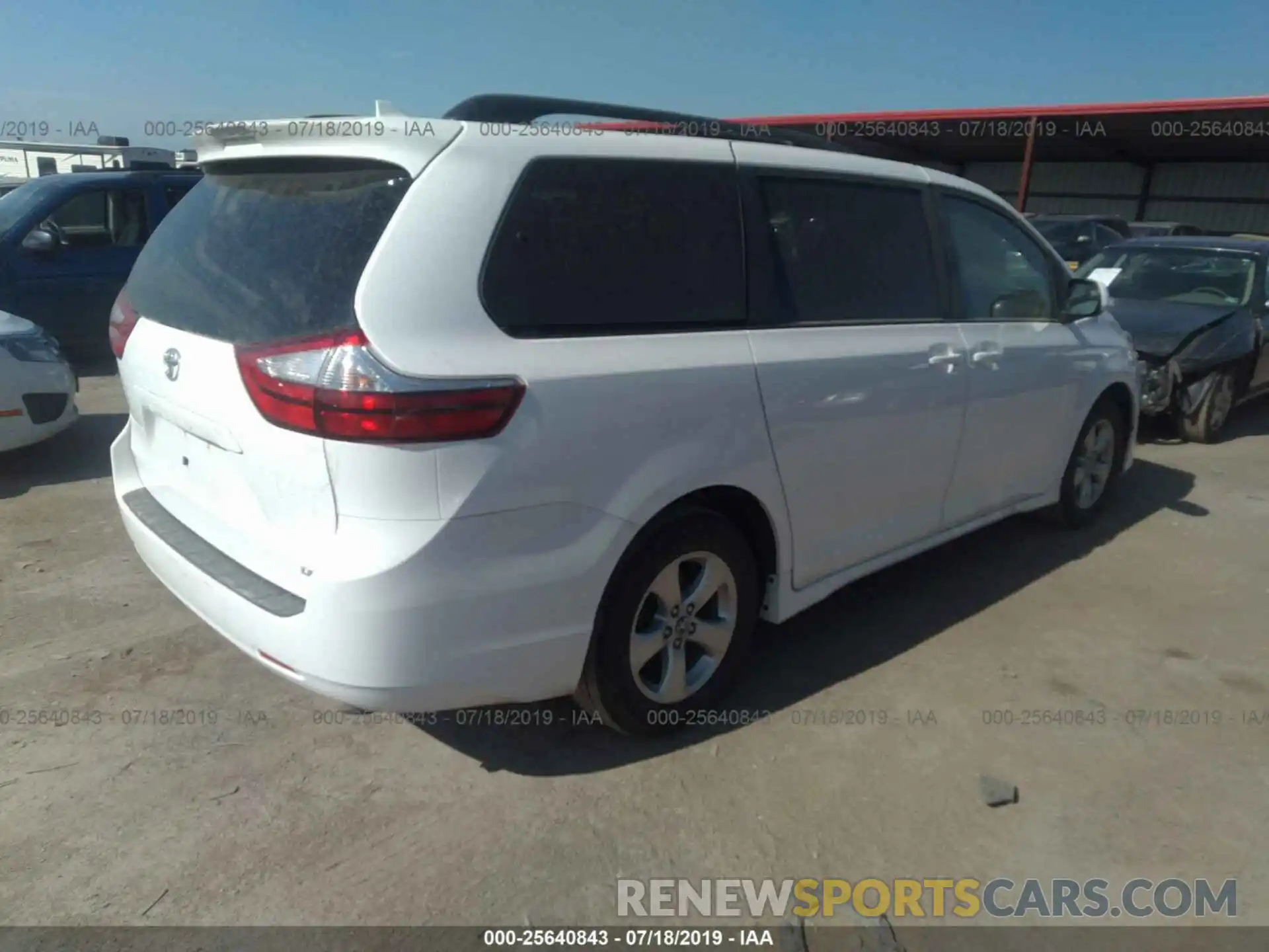 4 Фотография поврежденного автомобиля 5TDKZ3DC1KS017300 TOYOTA SIENNA 2019