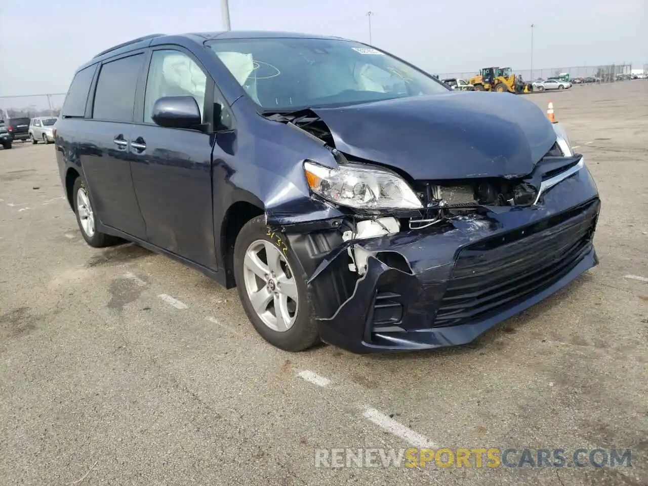 1 Photograph of a damaged car 5TDKZ3DC1KS019385 TOYOTA SIENNA 2019