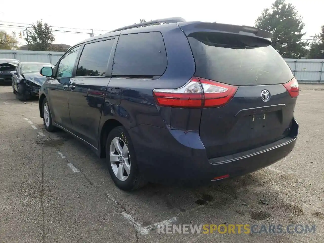 3 Photograph of a damaged car 5TDKZ3DC1KS019385 TOYOTA SIENNA 2019