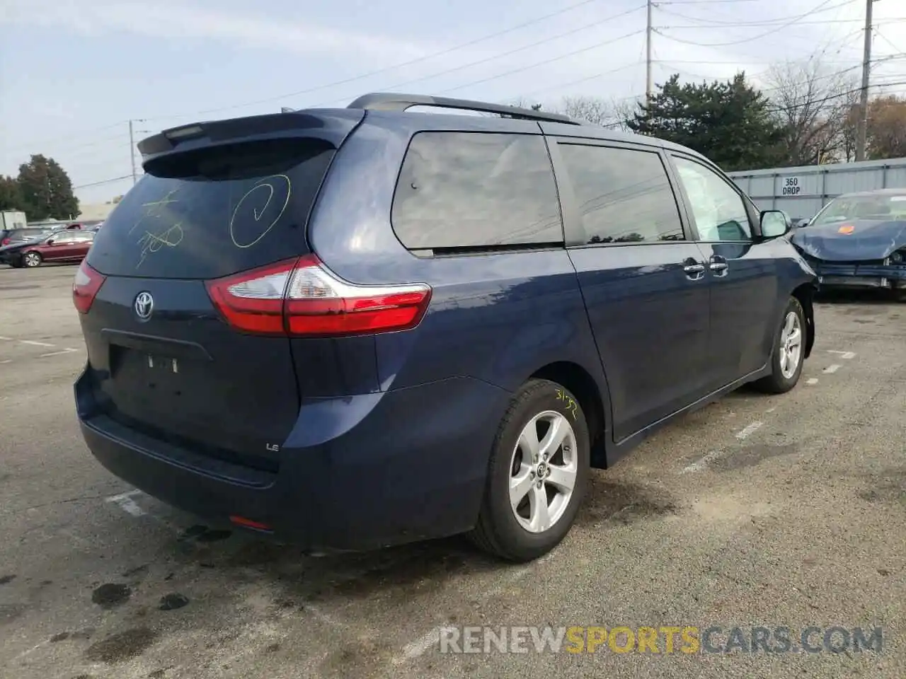 4 Фотография поврежденного автомобиля 5TDKZ3DC1KS019385 TOYOTA SIENNA 2019