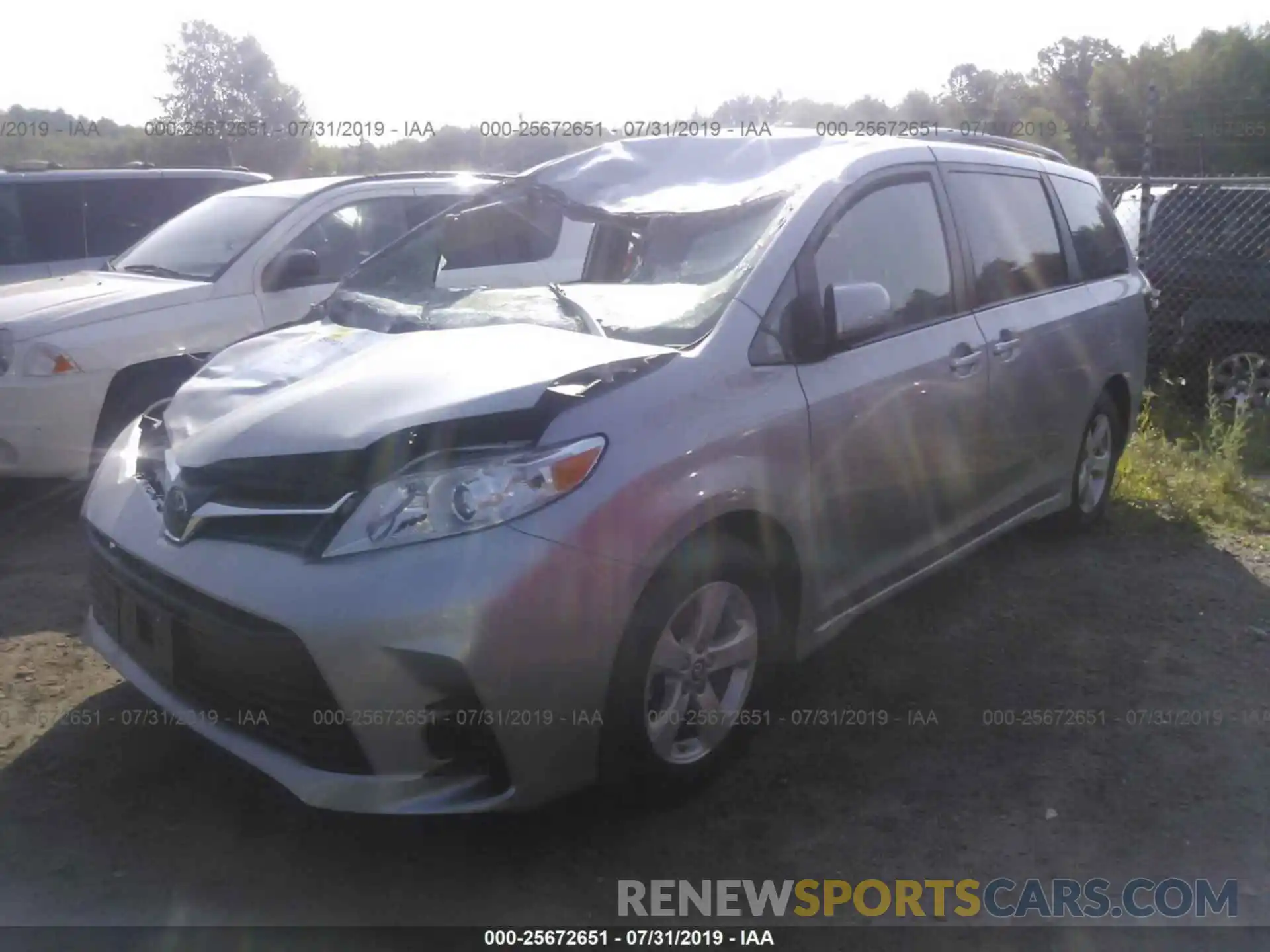 2 Photograph of a damaged car 5TDKZ3DC1KS019421 TOYOTA SIENNA 2019