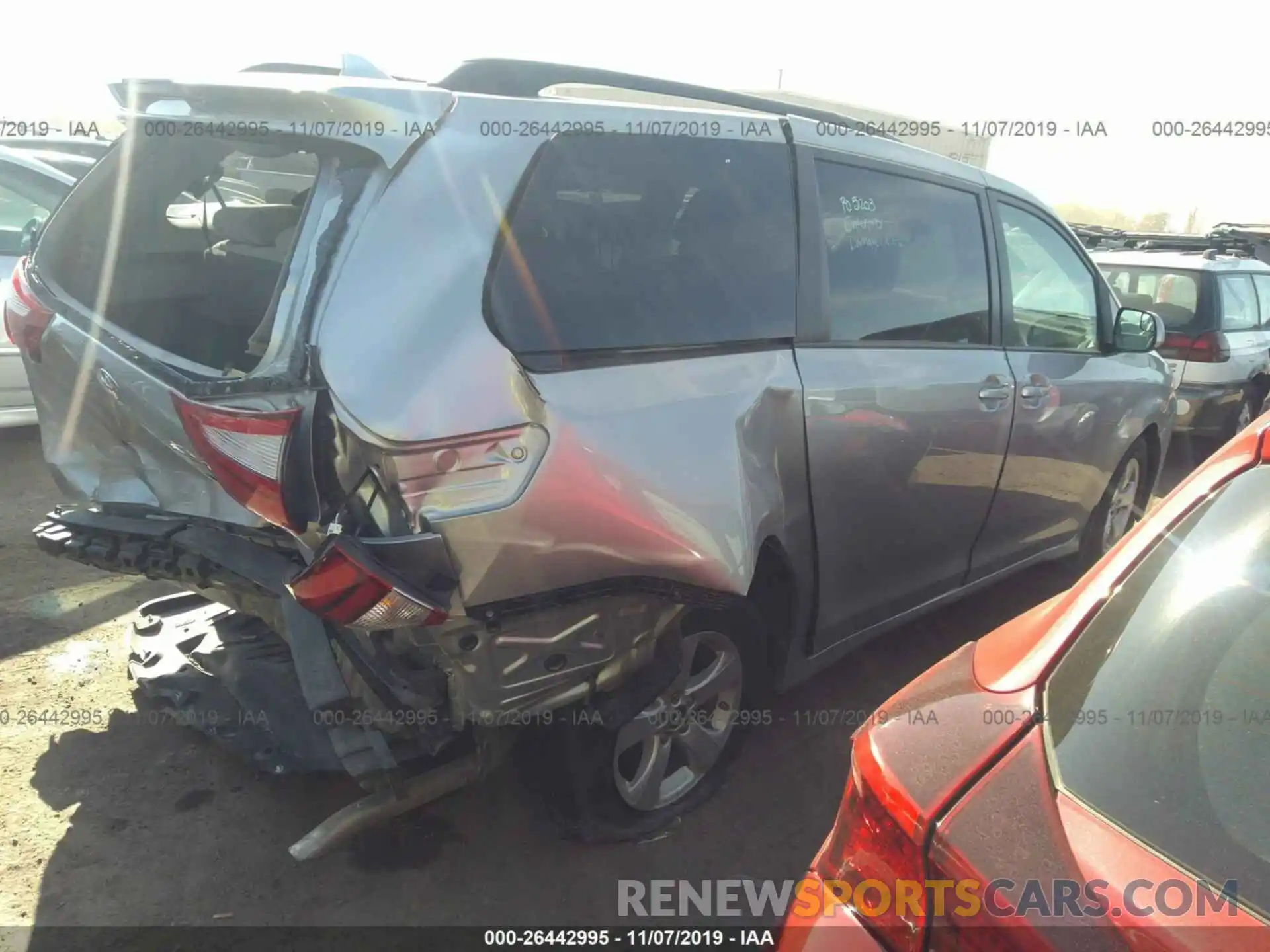 4 Photograph of a damaged car 5TDKZ3DC1KS019760 TOYOTA SIENNA 2019