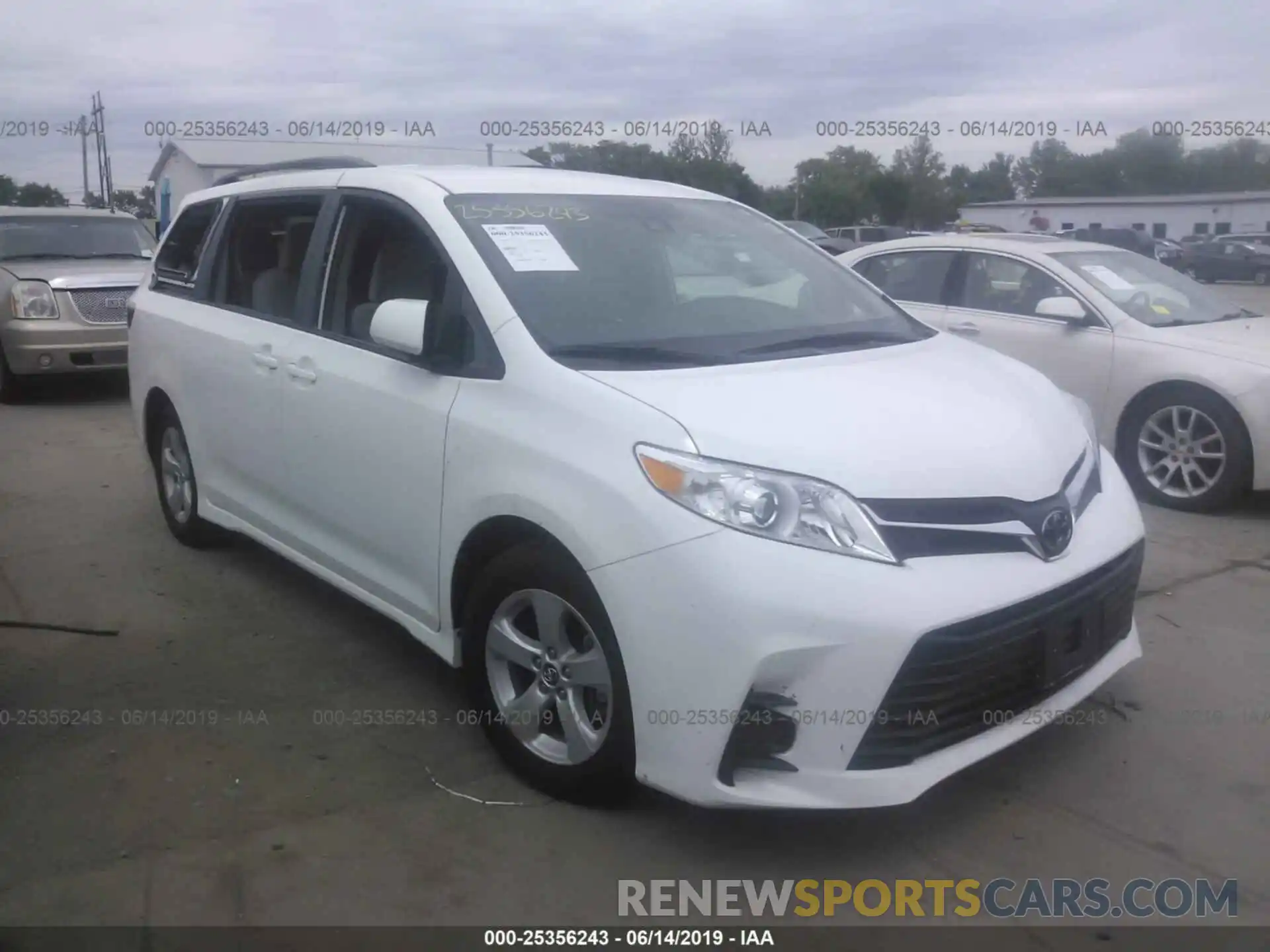 1 Photograph of a damaged car 5TDKZ3DC1KS966989 TOYOTA SIENNA 2019