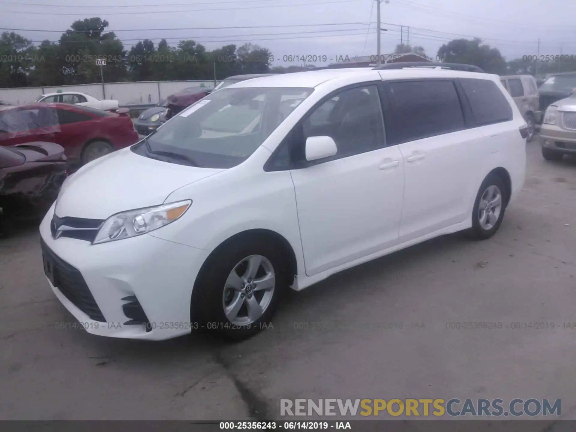 2 Photograph of a damaged car 5TDKZ3DC1KS966989 TOYOTA SIENNA 2019