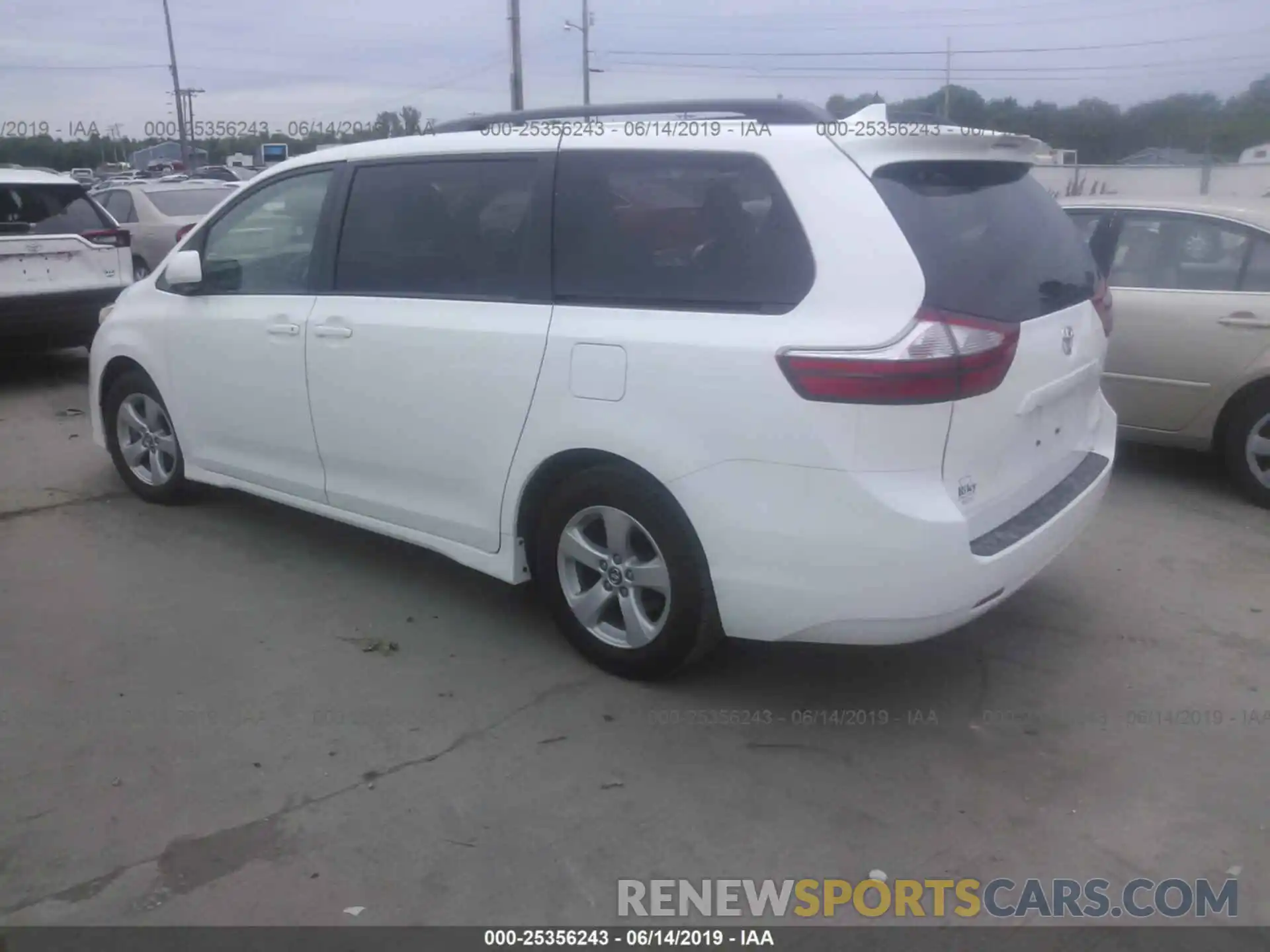 3 Фотография поврежденного автомобиля 5TDKZ3DC1KS966989 TOYOTA SIENNA 2019