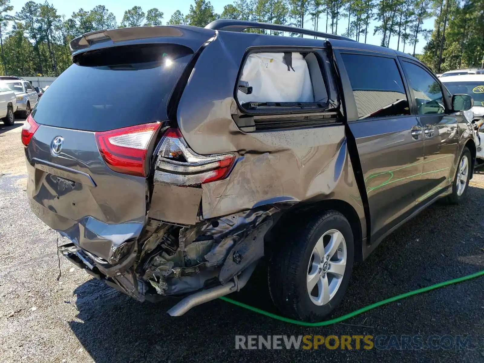 9 Photograph of a damaged car 5TDKZ3DC1KS967608 TOYOTA SIENNA 2019