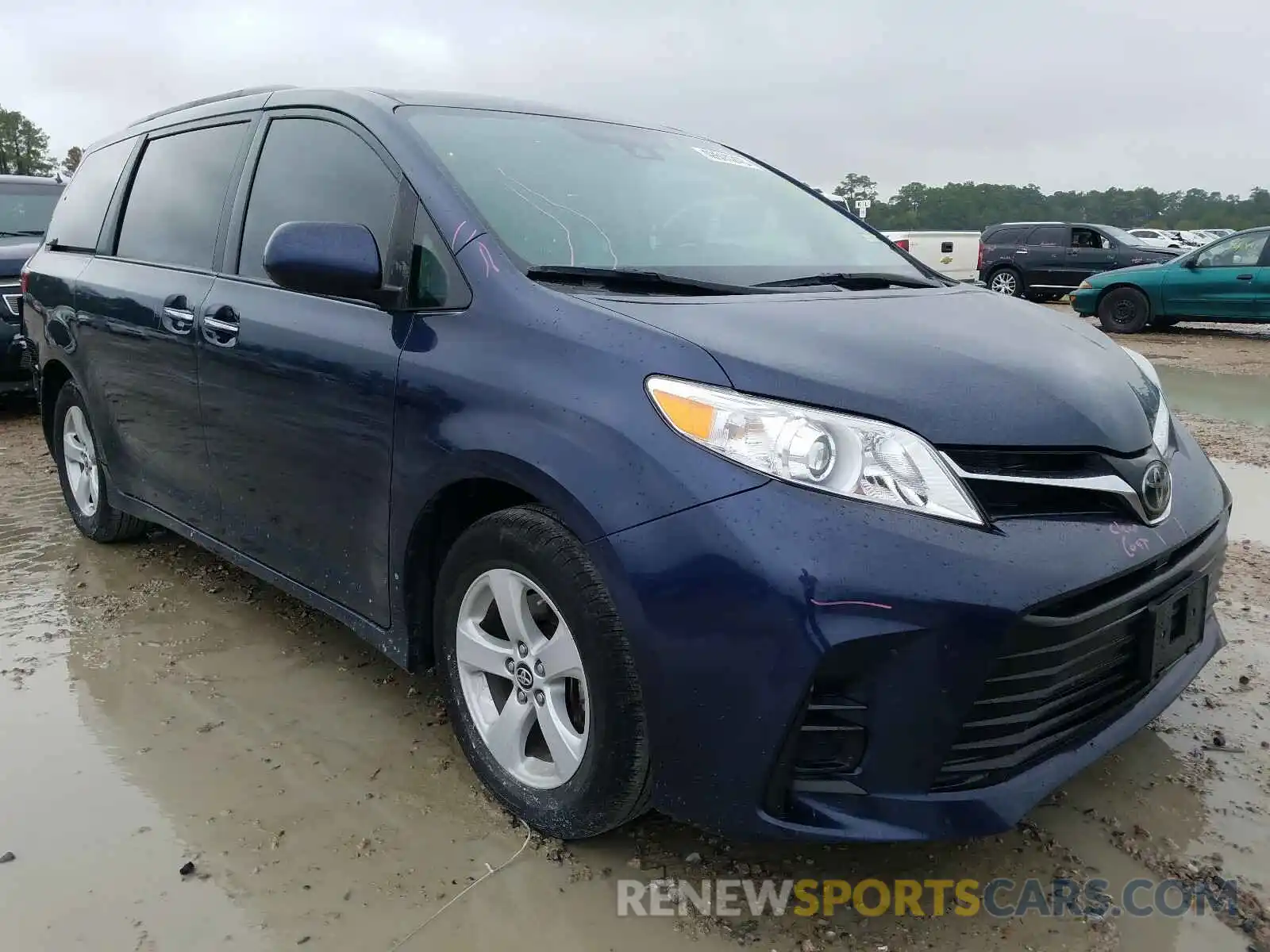 1 Photograph of a damaged car 5TDKZ3DC1KS969228 TOYOTA SIENNA 2019