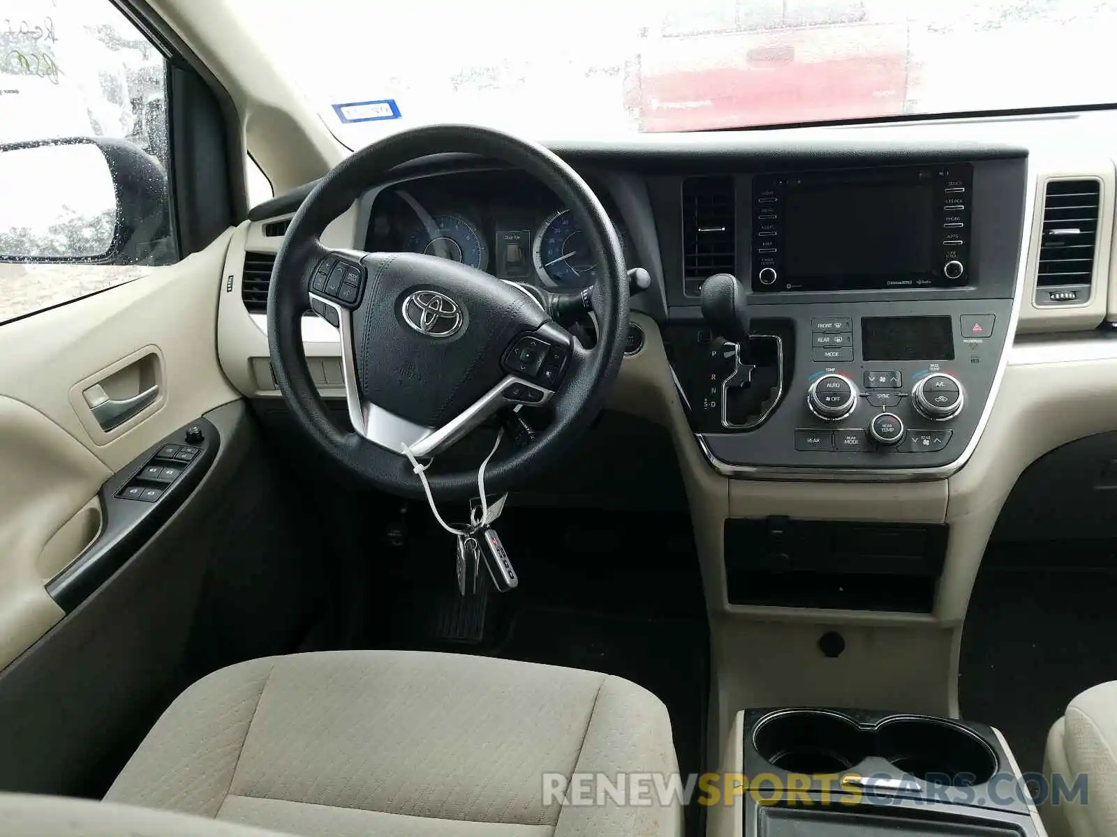 9 Photograph of a damaged car 5TDKZ3DC1KS969228 TOYOTA SIENNA 2019