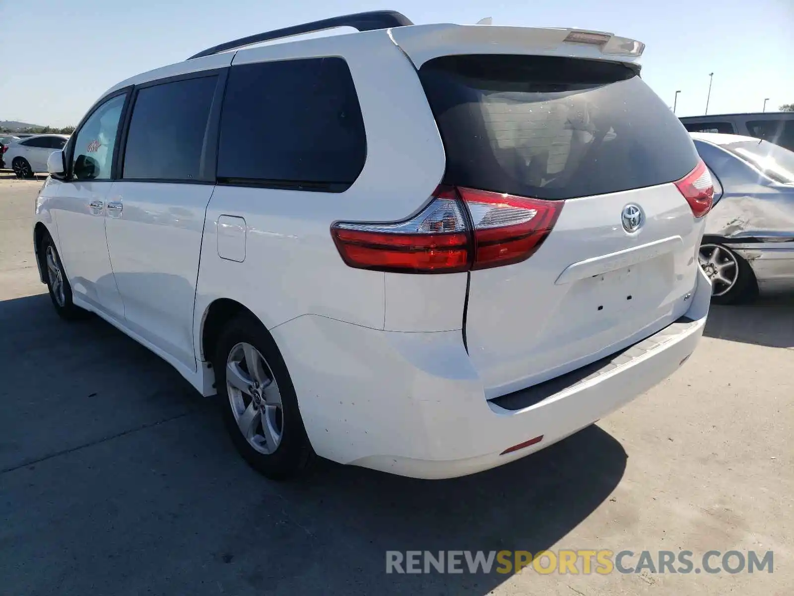 3 Photograph of a damaged car 5TDKZ3DC1KS970685 TOYOTA SIENNA 2019