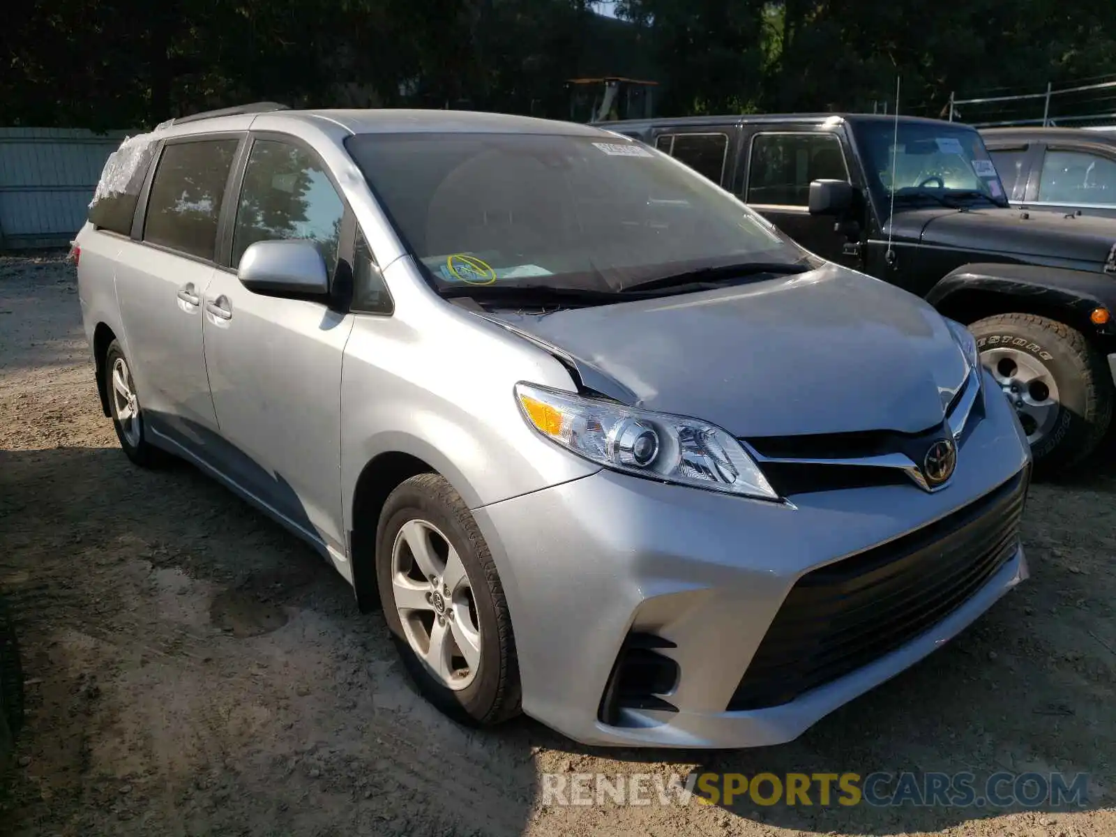 1 Photograph of a damaged car 5TDKZ3DC1KS973473 TOYOTA SIENNA 2019