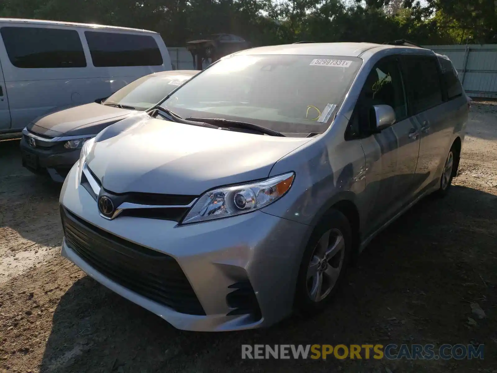 2 Photograph of a damaged car 5TDKZ3DC1KS973473 TOYOTA SIENNA 2019